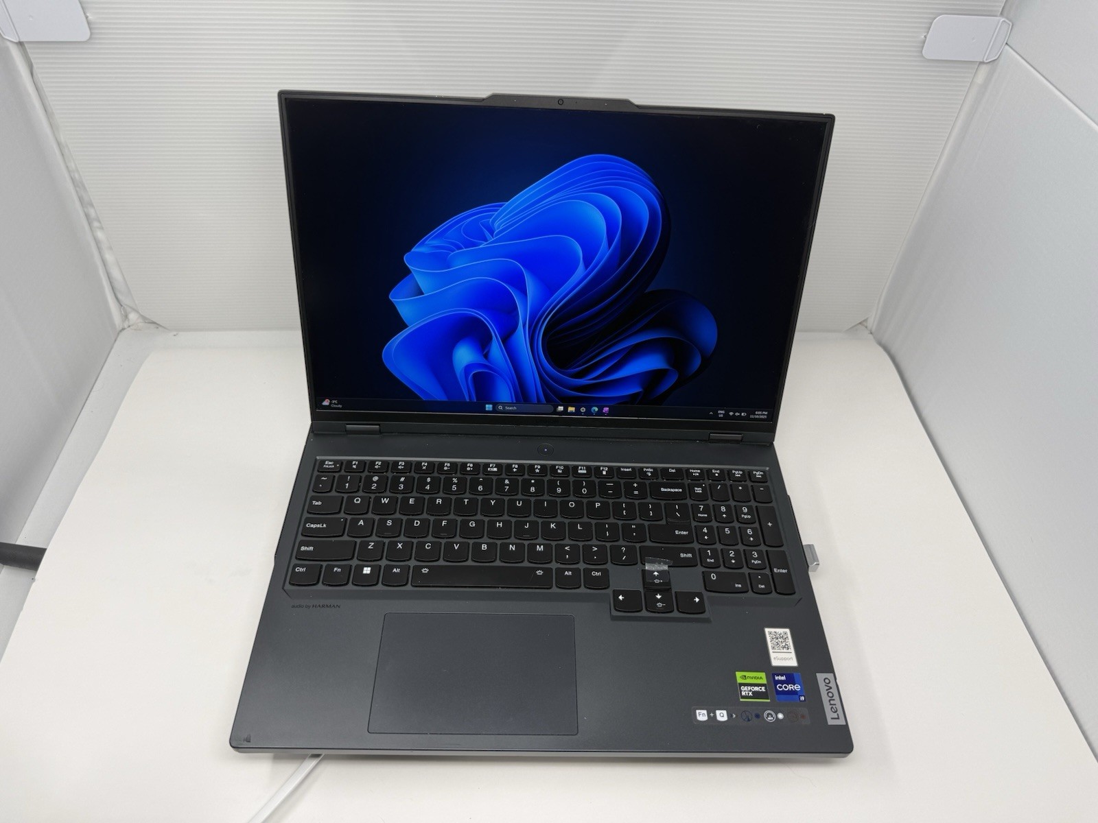 Lenovo Legion Pro 7i 16″ Gaming Laptop 240Hz i9-13900HX 40GBRAM 1TB SSD RTX 4080