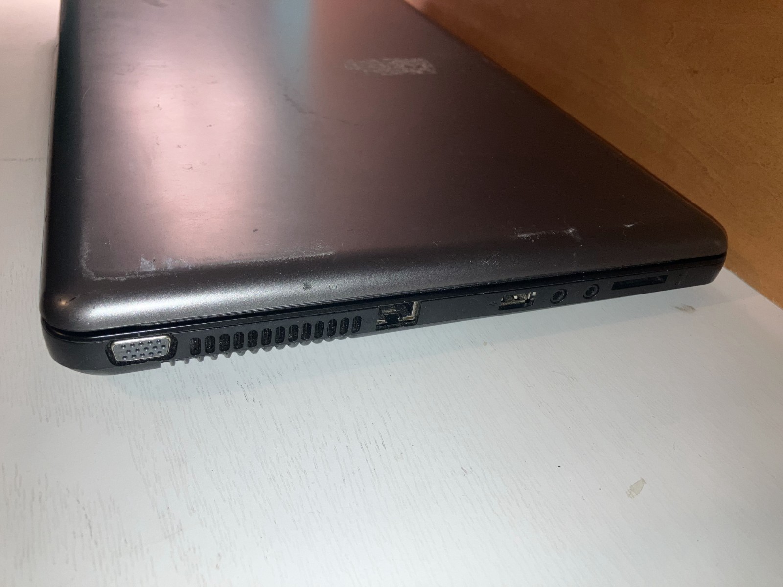 HP 2000 AMD E-450 1.65GHz 1650MHz 4GB Laptop NO HDD NO BATTERY BOOTS PARTS