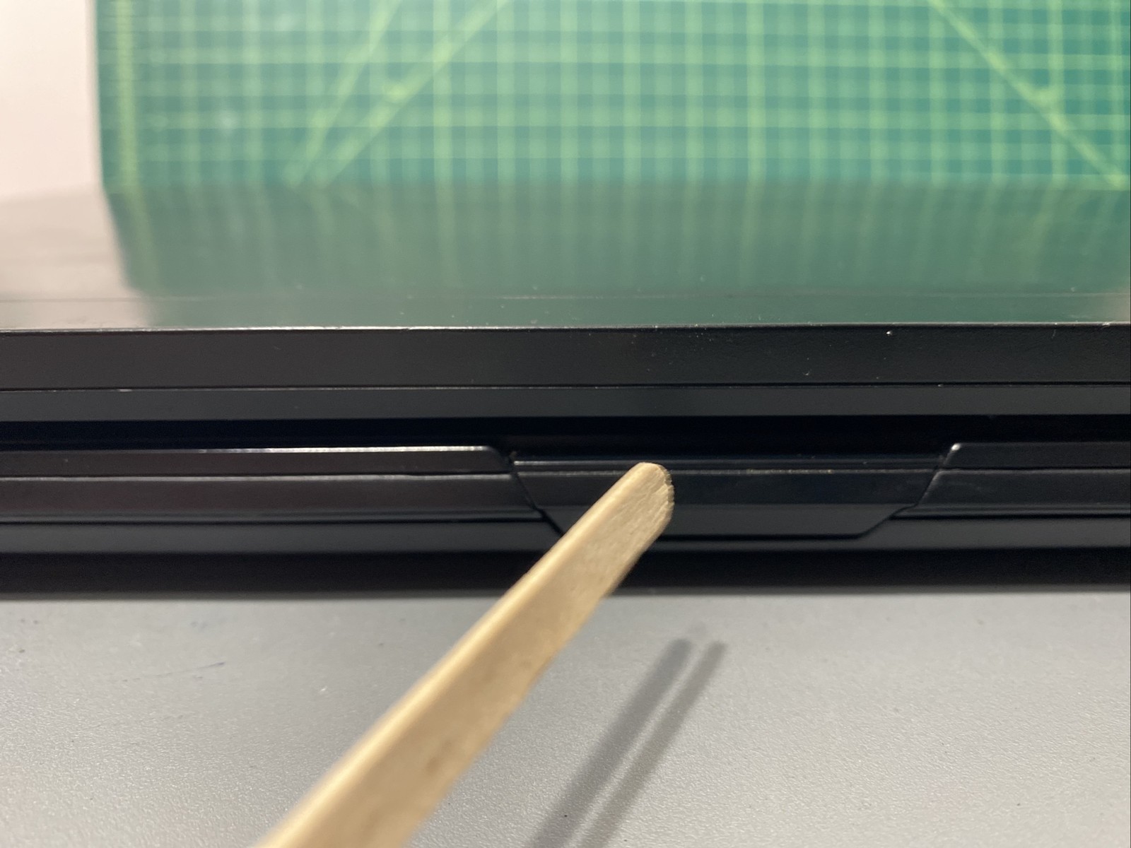Dell Latitude 15.4″ Laptop PP30L Intel Centrino For Parts Or Repair No HDD