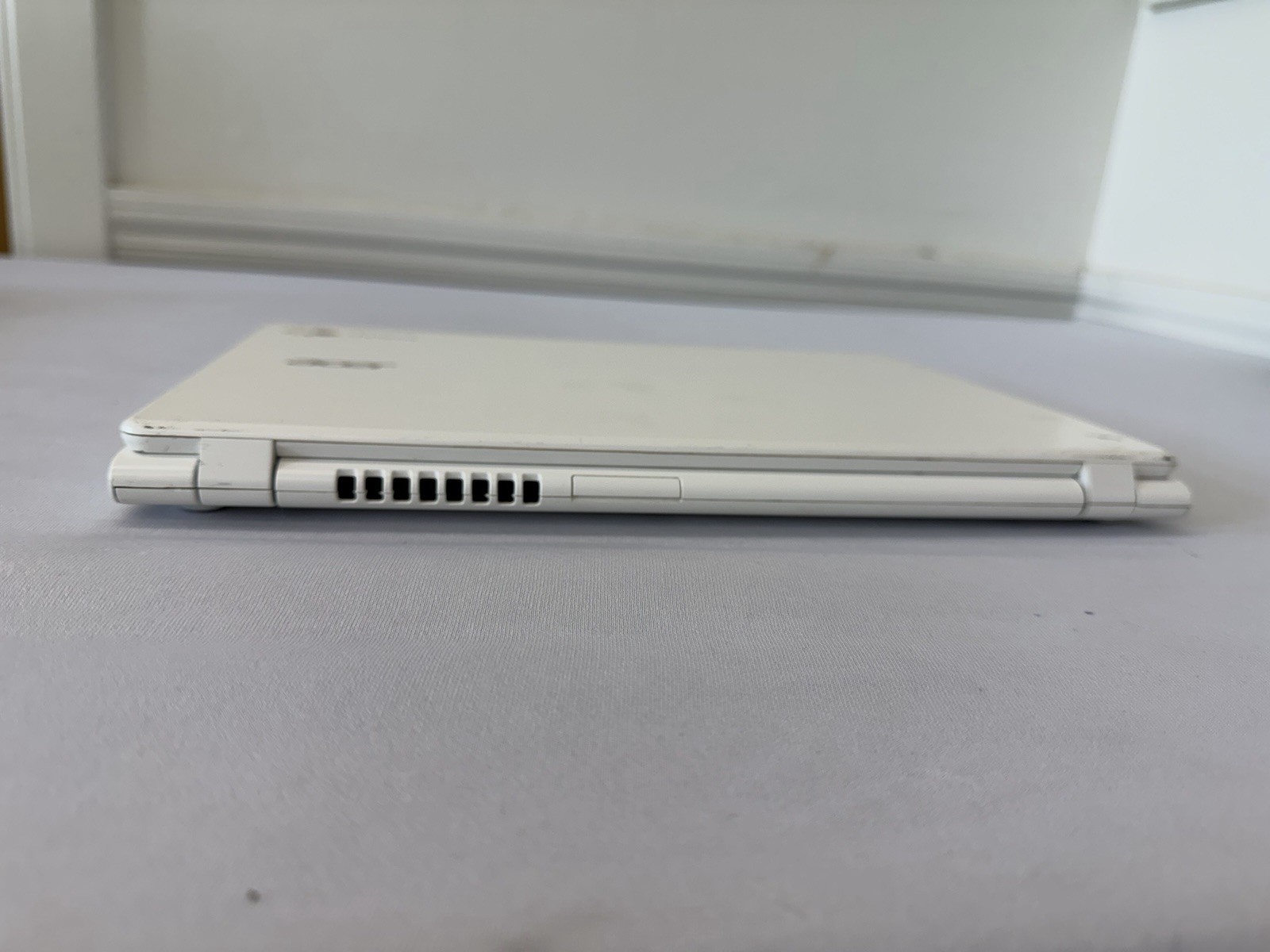 Acer Chromebook C720P-2600 Laptop – Intel Celeron 2955U – RAM 2GB – Read Descrip