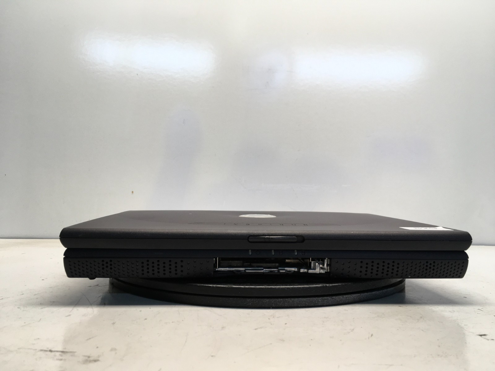Dell Inspiron 2650 Intel Mobile Pentium 4-M 1.7GHz 384 MB NO HDD/Battery Dim LCD
