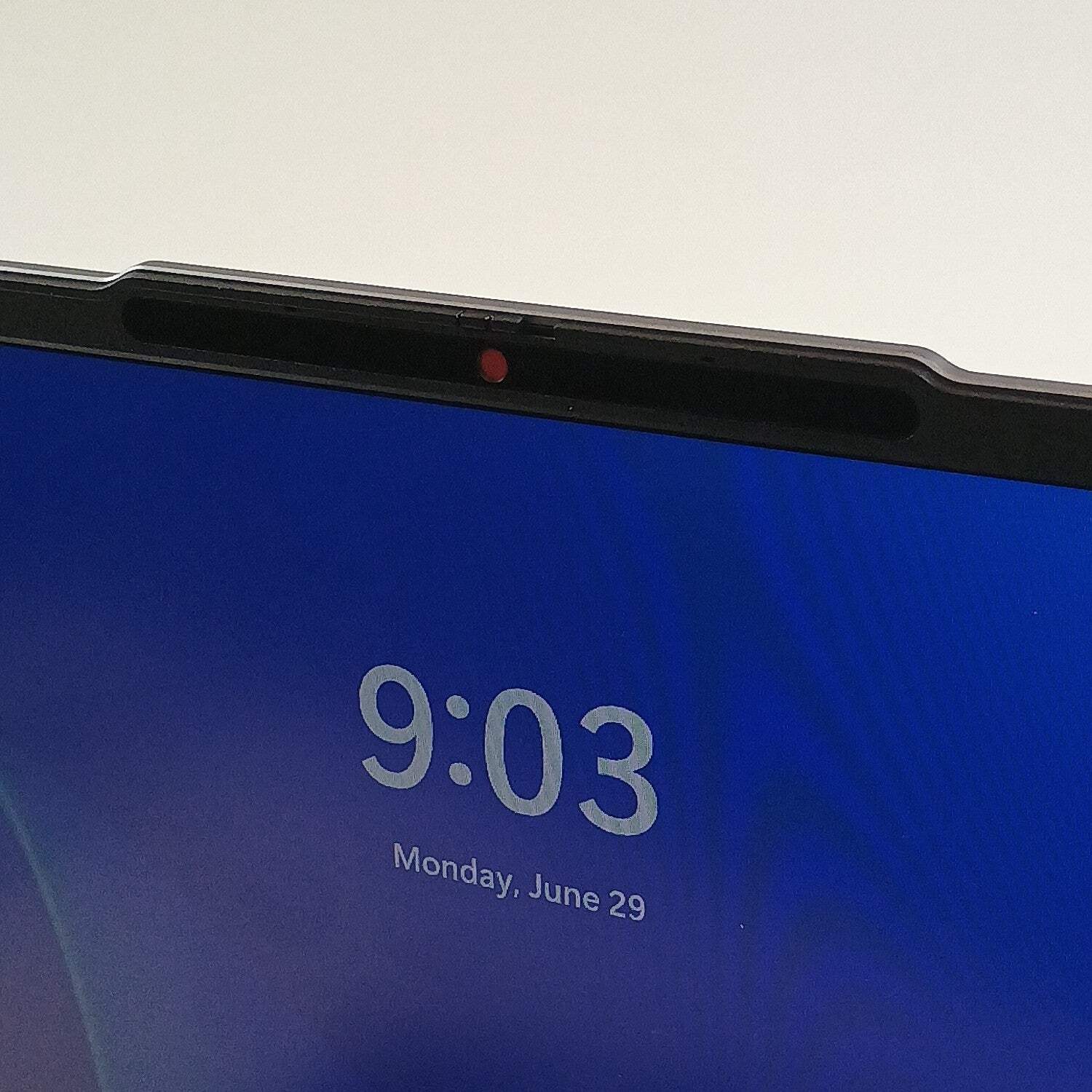 Lenovo IdeaPad Slim 3 15Q8X10 15.6″ Snapdragon X X1-26-100 2.9GHz 16GB RAM 256GB