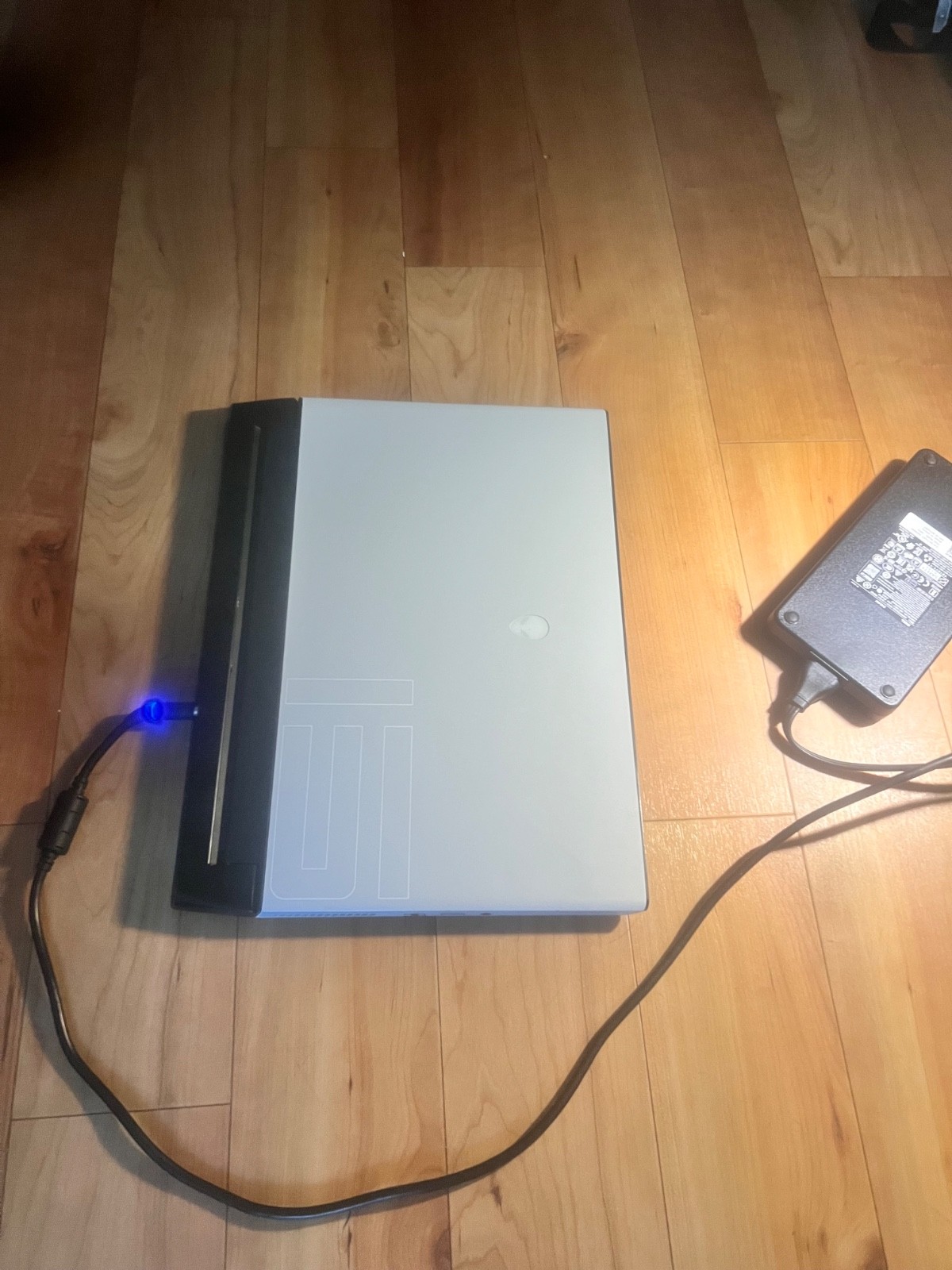 Alienware M15 R4 Laptop 15.6″ 512GB SSD, Intel Core I7 10th Gen., 16GB RAM