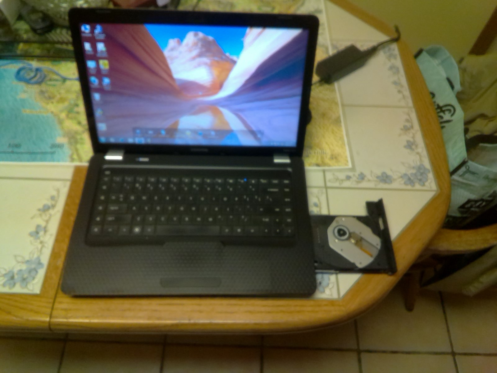 Compaq Presario CQ62-220 AMD Athlon II Dual Core 2.1Ghz 320GBHdd 3GB Ram Win7
