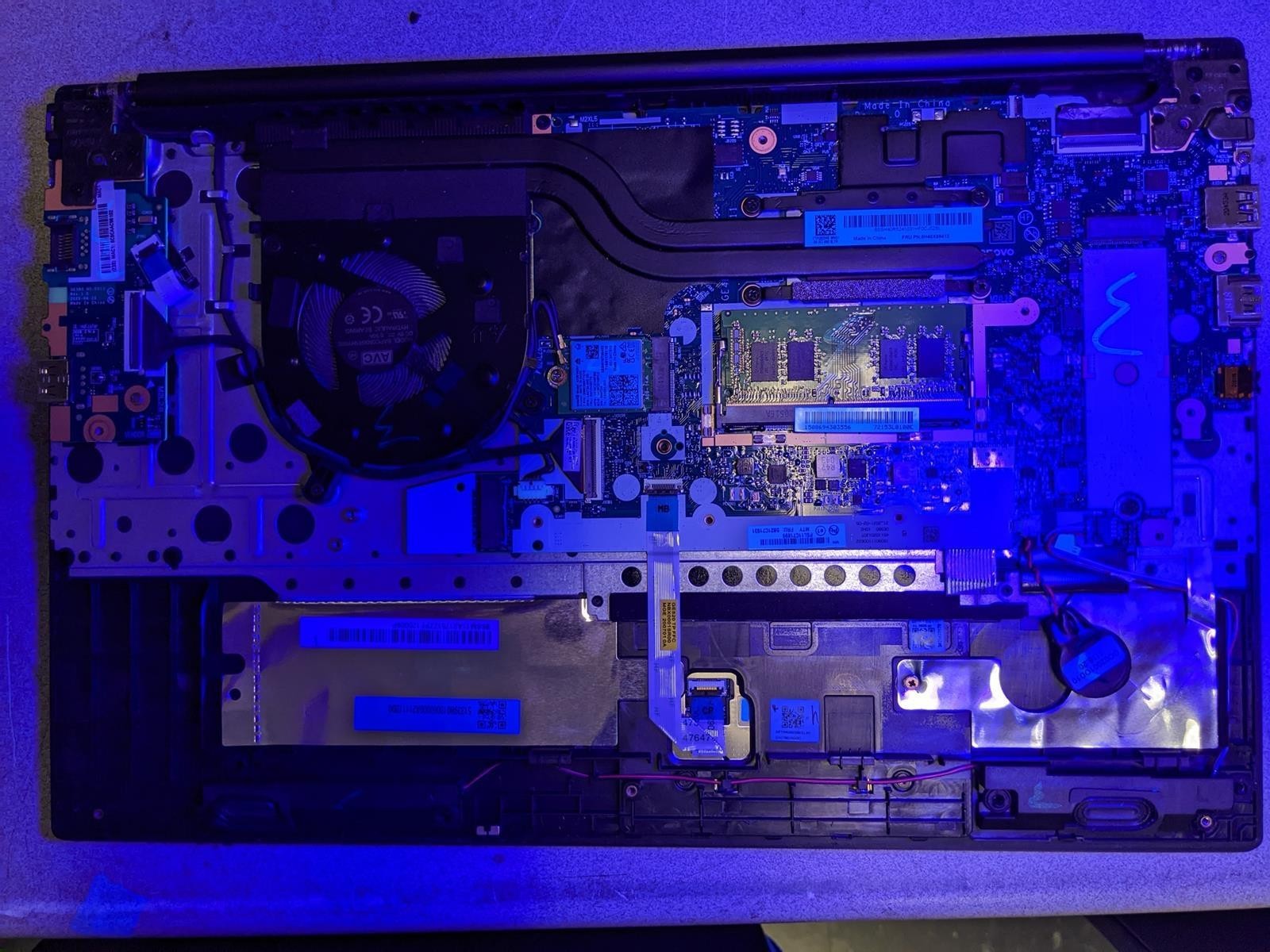 LENOVO THINKPAD E15 GEN 2 i7-1165G7 @ 2.8GHz, 8GB RAM, NO HDD/OS – (FOR PARTS)