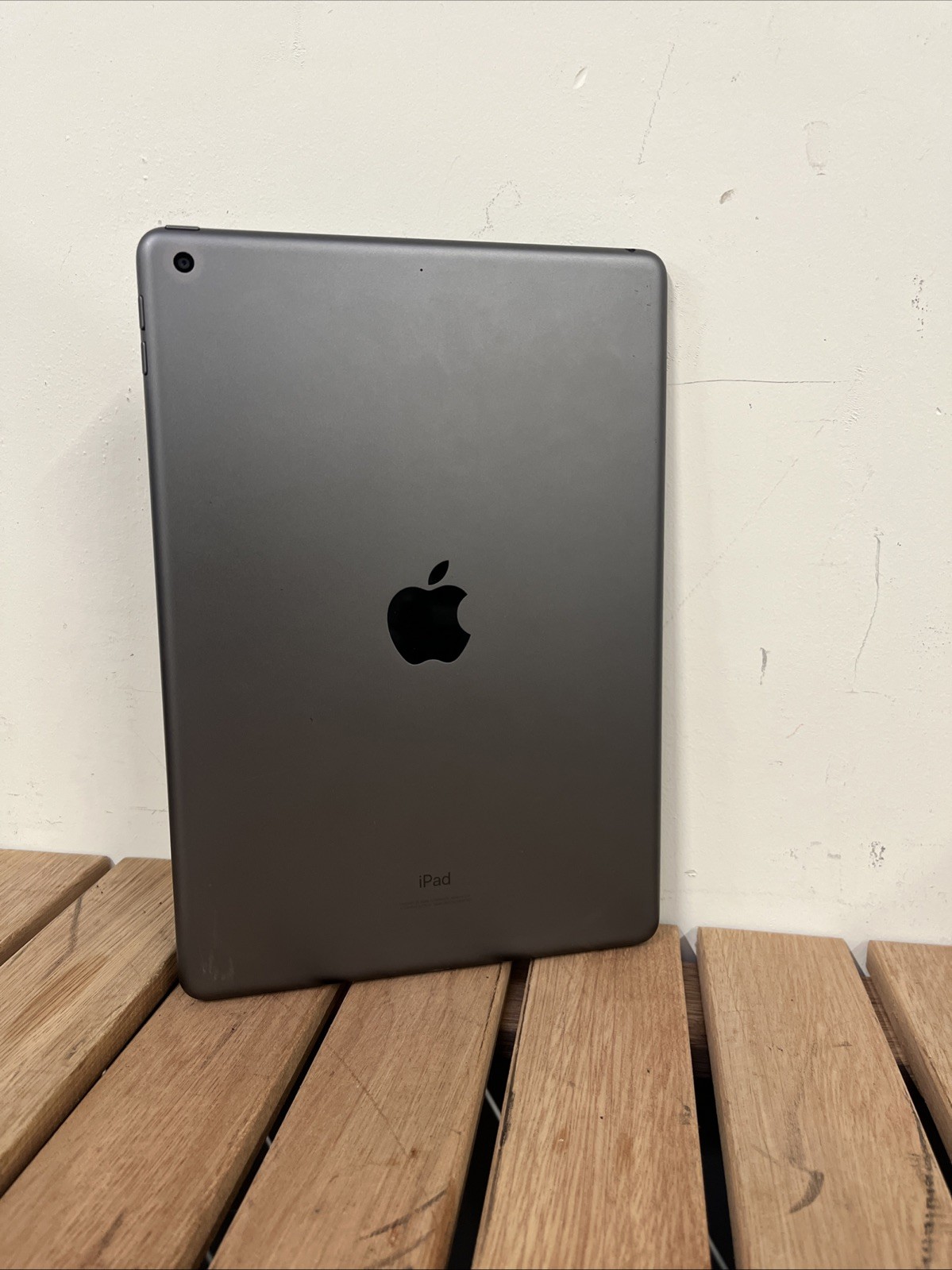 Apple iPad | 7th Generation | 10.2″ Retina | 32 GB | Model: A2197