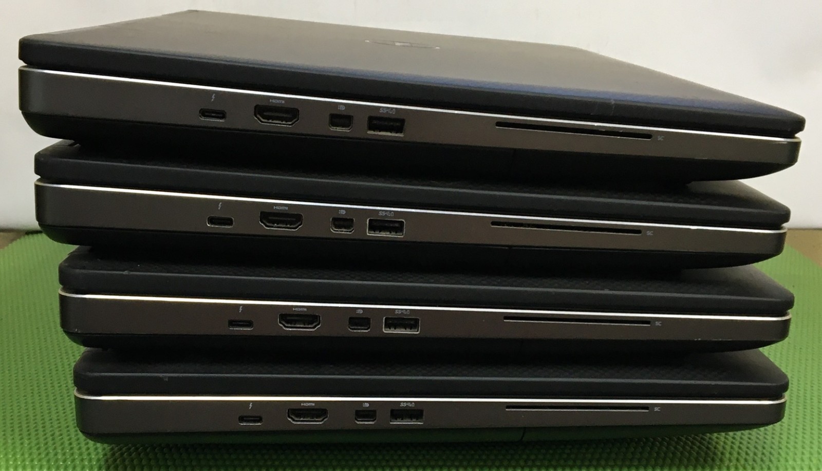 (Lot of 4) Dell Precision 7720 i7-6820HQ 16GB P5000 17″ – no SSD/OS (B – READ)