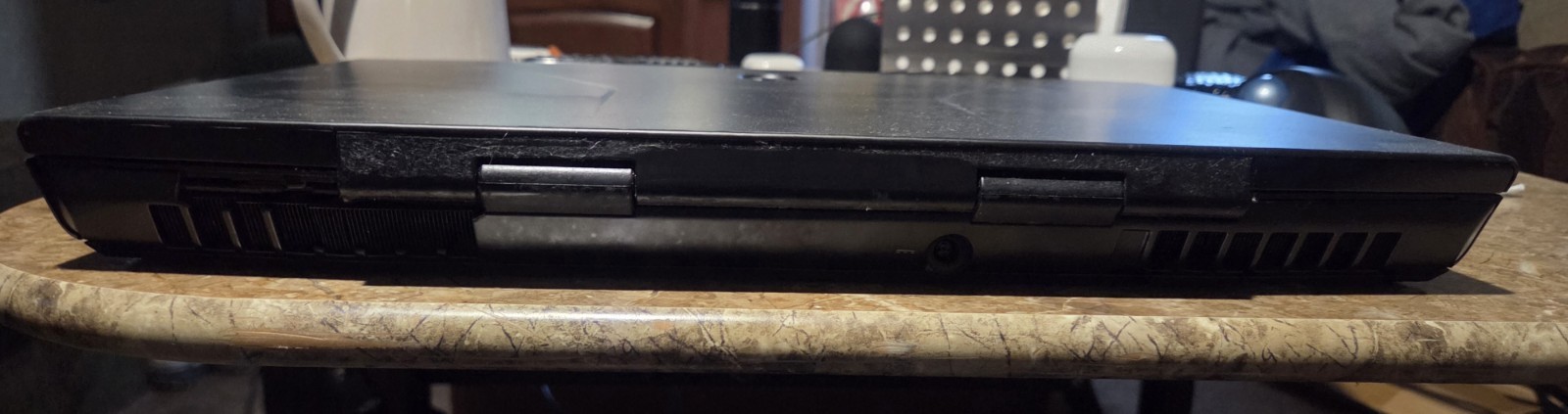 Alienware M17X R3 Laptop i7-2820QM 2GHz 4GB RAM 699GB HDD/112GB S RED