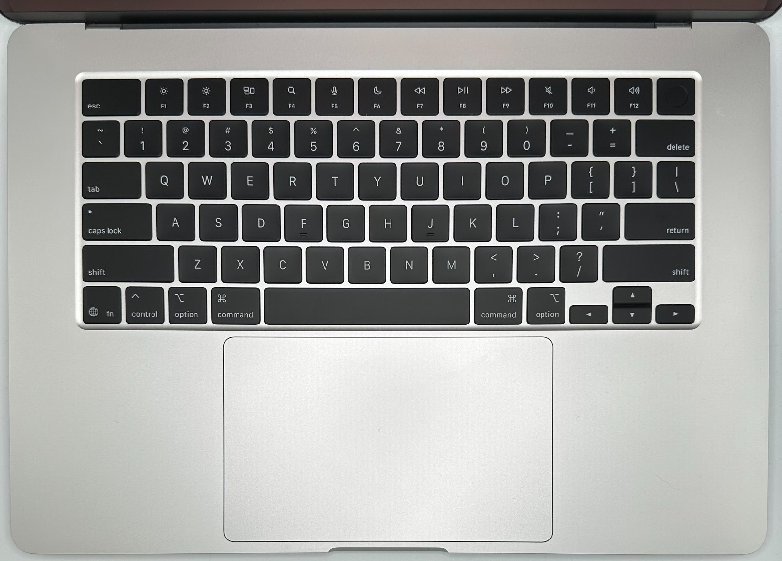Apple Macbook Air – 15.3″ – M4 – 1TB SSD – 24GB RAM – A3241 – 91% Battery – Used