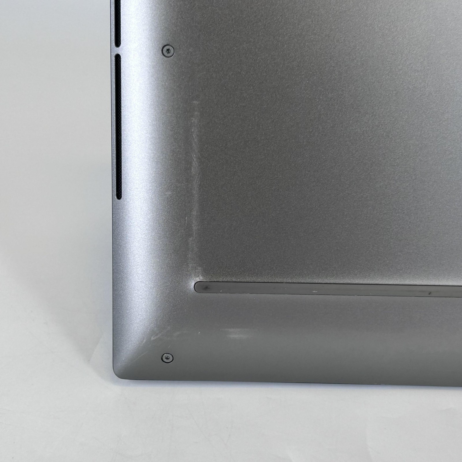 Dell Precision 5570 15 Gray FHD+ 2.4 GHz i7-12800H 16GB 512GB SSD RTX A1000 Good