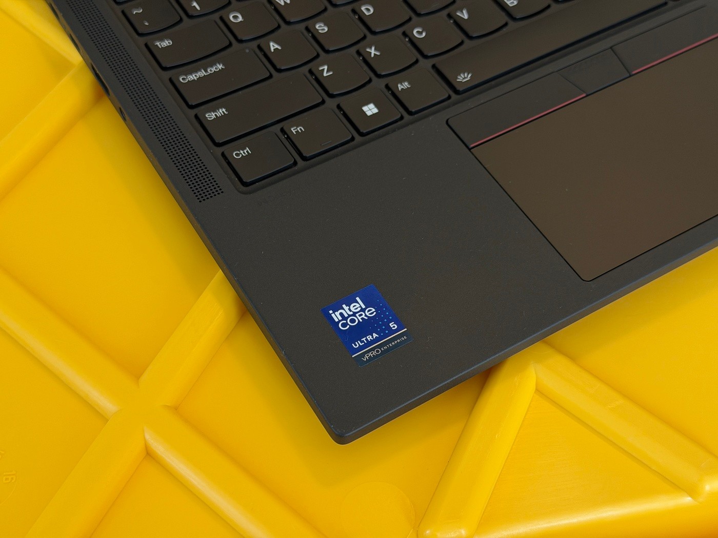 Lenovo 21R30010US ThinkPad T14s 14″ Touchscreen 2-in-1 Notebook