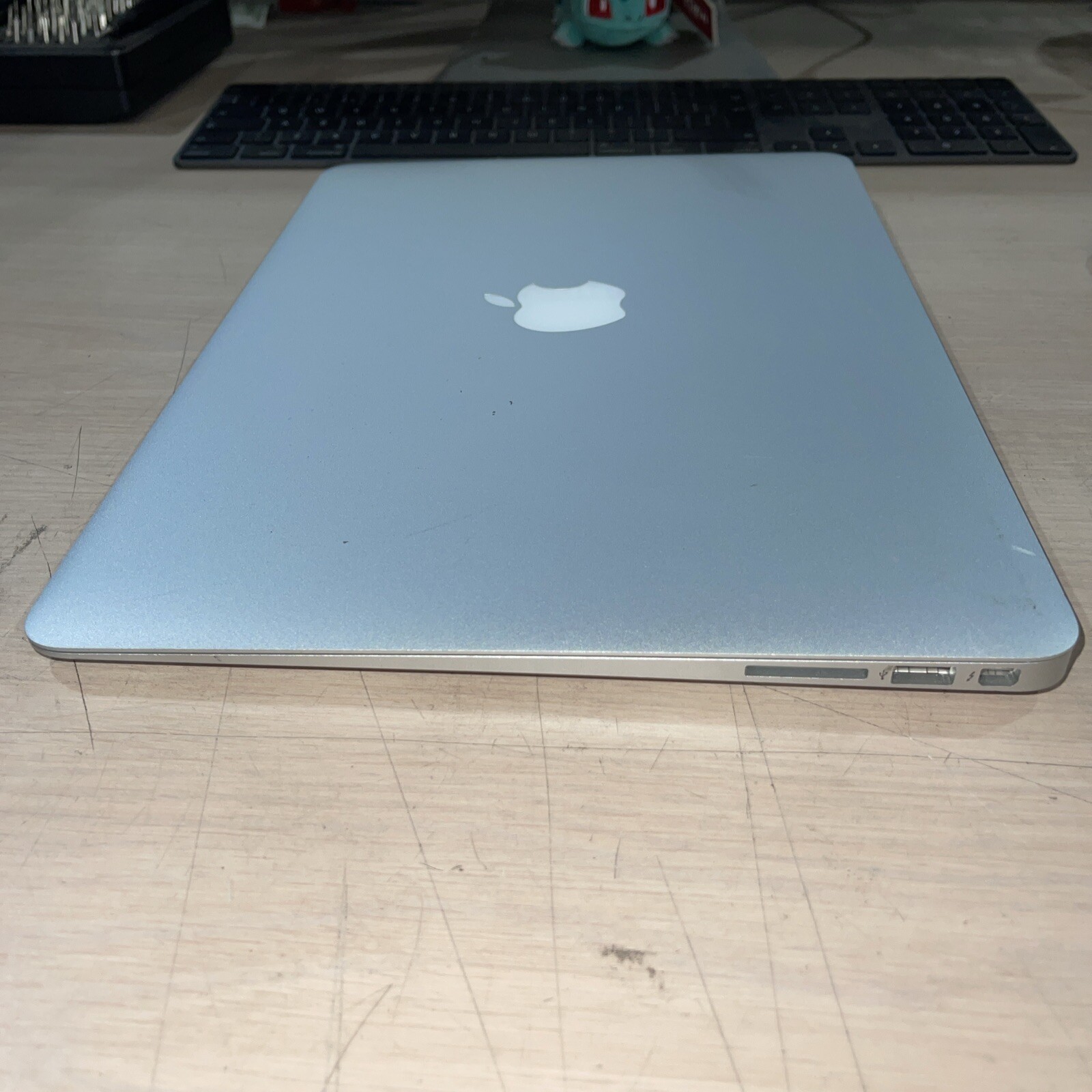 Apple Macbook Air MID 2013 13″ i5-4250U 1.3GHz 4gb RAM NO HD!