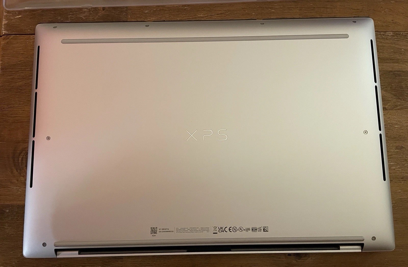 Dell XPS 16 9640 16″ FHD+ ULTRA 9 185H 1TB 32GB RTX 4060 8GB Backlit 120Hz wCASE