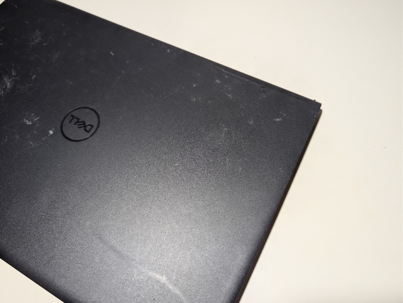 Read! DELL INSPIRON 15 3000 Touchscreen | i5-10th GEN NO RAM NO SSD