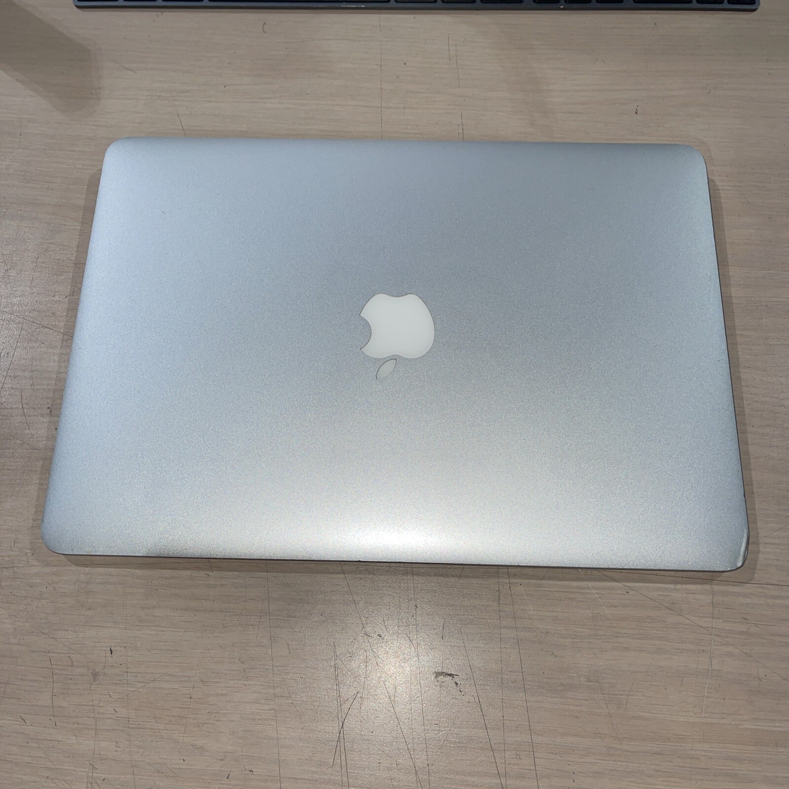 Apple Macbook Air Mid 2012 i5-3427U 1.8GHZ 4gb RAM NO HD;