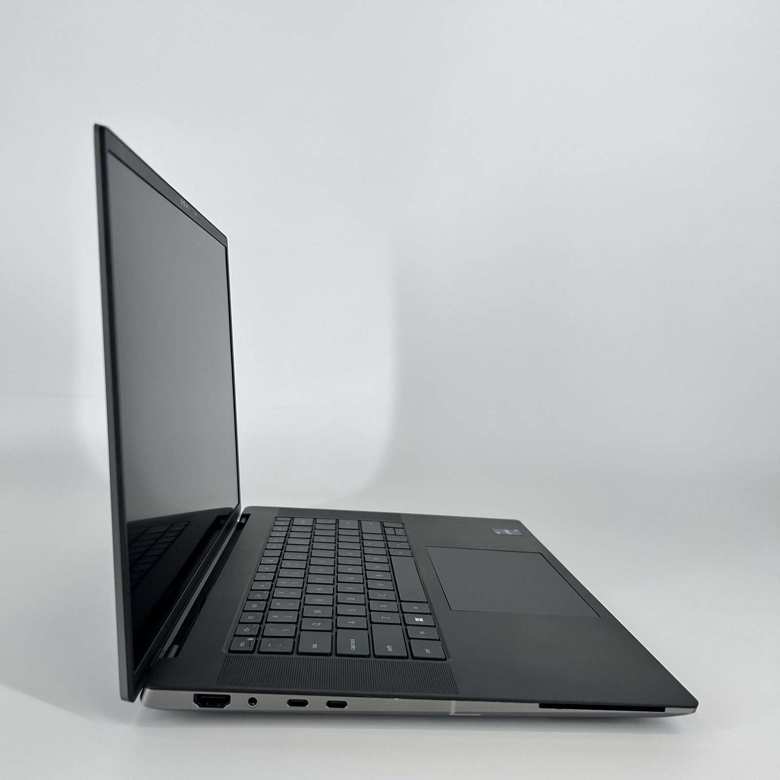Dell Precision 5680 16 FHD 2.6 GHz i9-13900H 32GB 1TB SSD RTX 2000 Ada Very Good