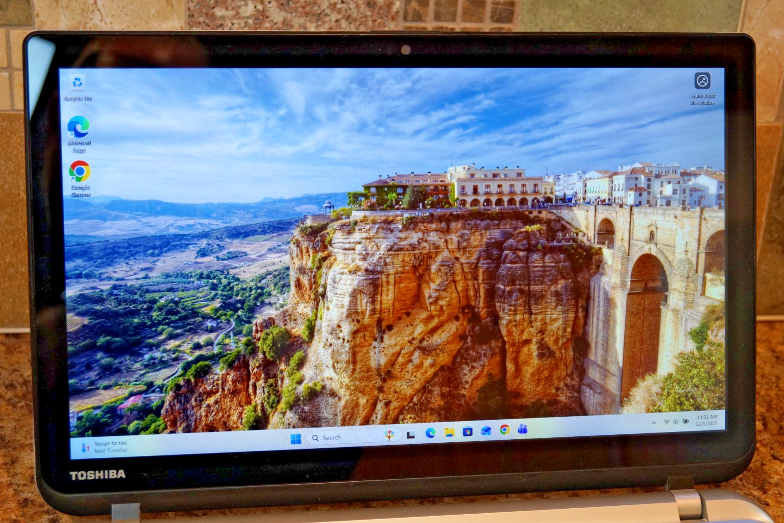 Active 25H2 Version WIN11 PRO Toshiba S55t-B5152 Gen5 i5@2.20GHz,8GB RAM,500GB