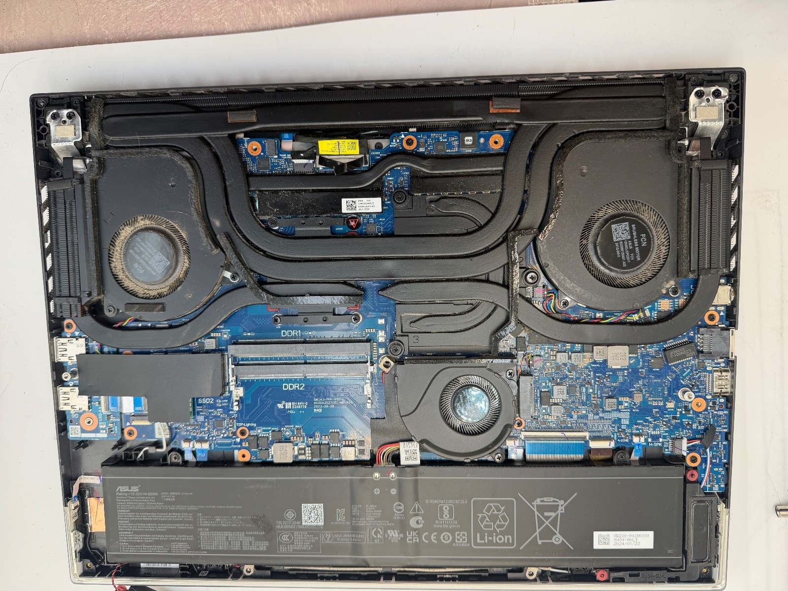 ASUS ROG Strix G16 Laptop i9-14900HX Notebook G614JVR-ES94 BOOTS TO BIOS AS-IS