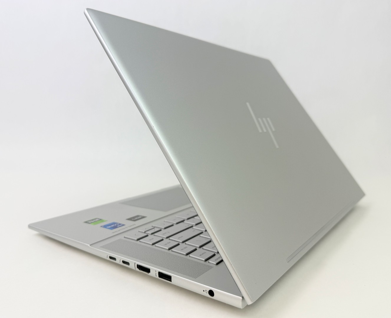 HP Envy 16-h1055cl 16″ 2560×1600 VRR Touch i9-13900H 32GB 2TB SSD RTX 4060 W11H