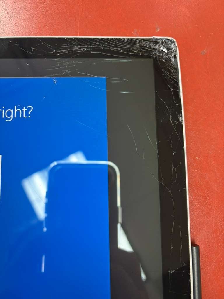 Microsoft Surface Pro 4 Intel Core i5-6300U CPU @ 2.40GHz 4GB RAM 128GB SSD