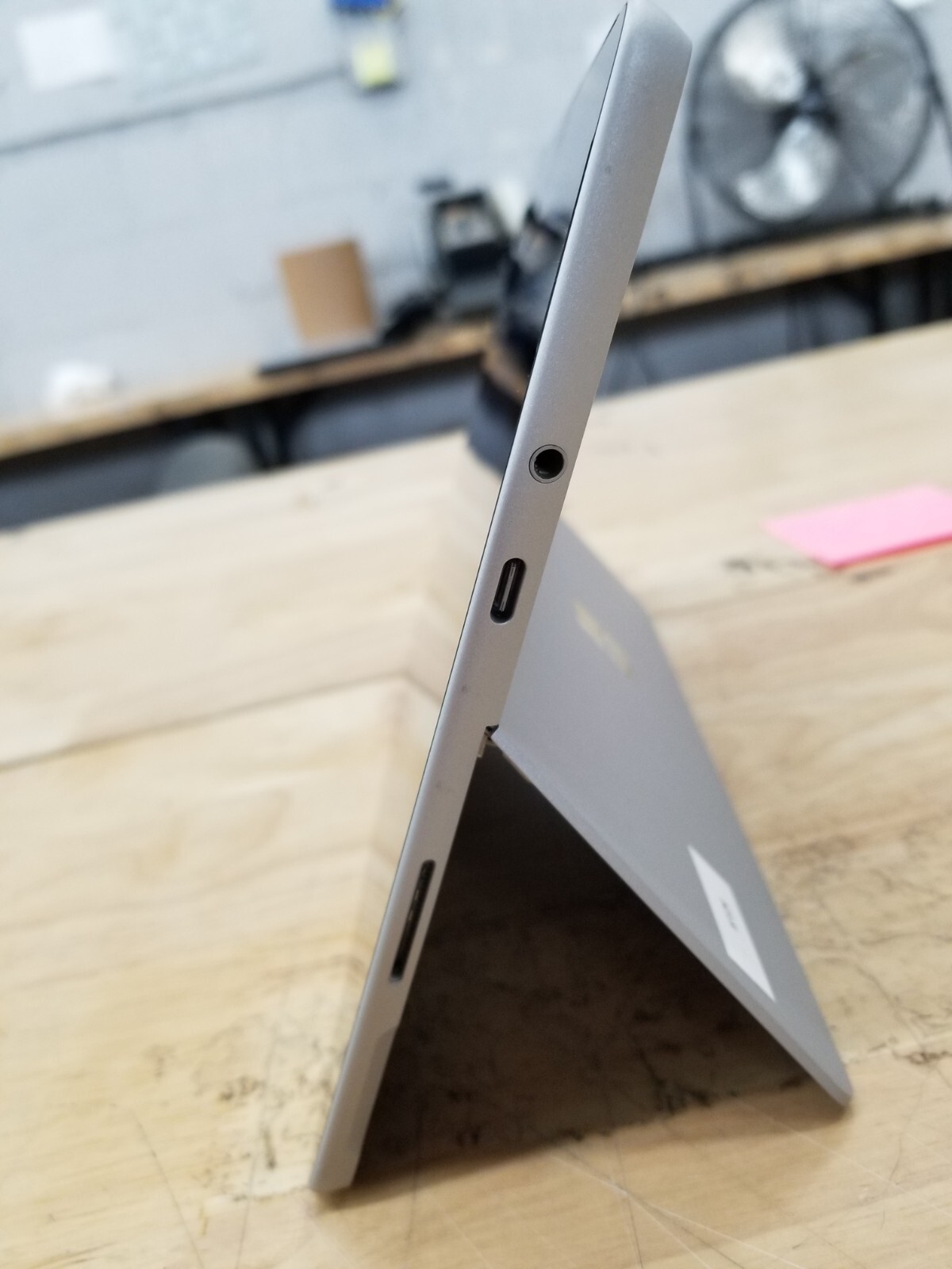 Microsoft Surface Go 2 10.5″ Touch 4GB 64GB SSD Platinum