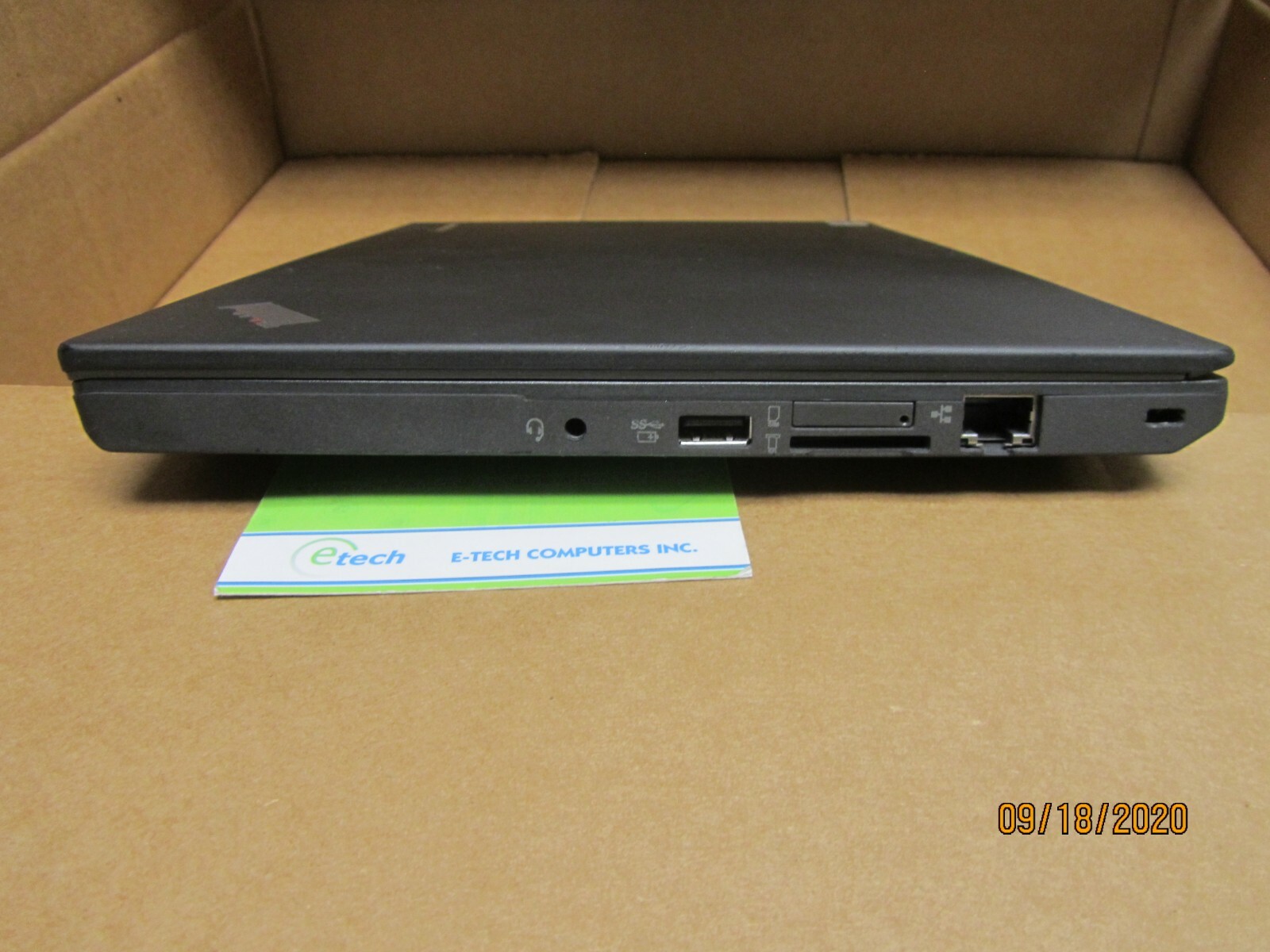 20AMS32U0H ThinkPad x240 i7-4600U 8GB 128GB SSD 12.5″ HD 1366×768 Win10 Pro
