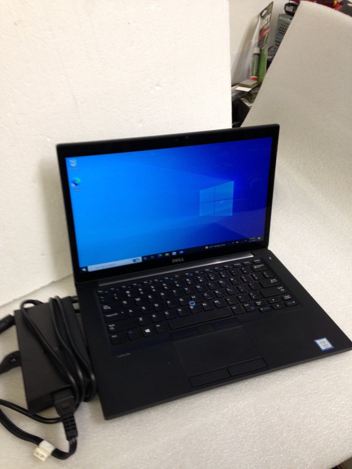 Dell 7480 i7-7600U 2.80GHz 16GB 512GB Window10 w/ AC Adapter Touch screen