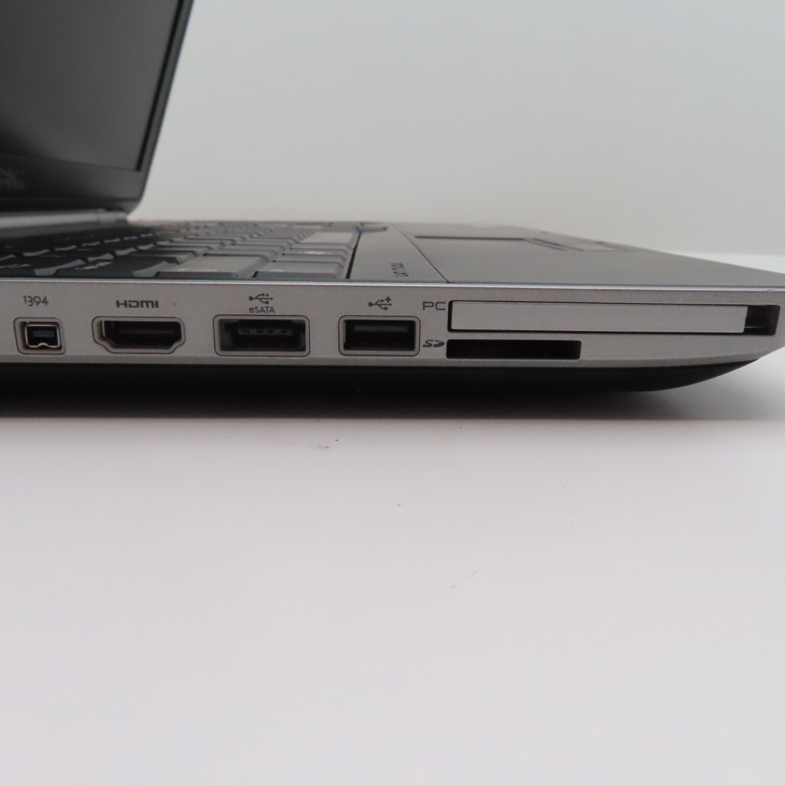 Dell Latitude Laptop Intel Core i5 2.50GHz 2 Cores 4GB DDR3 SDRAM
