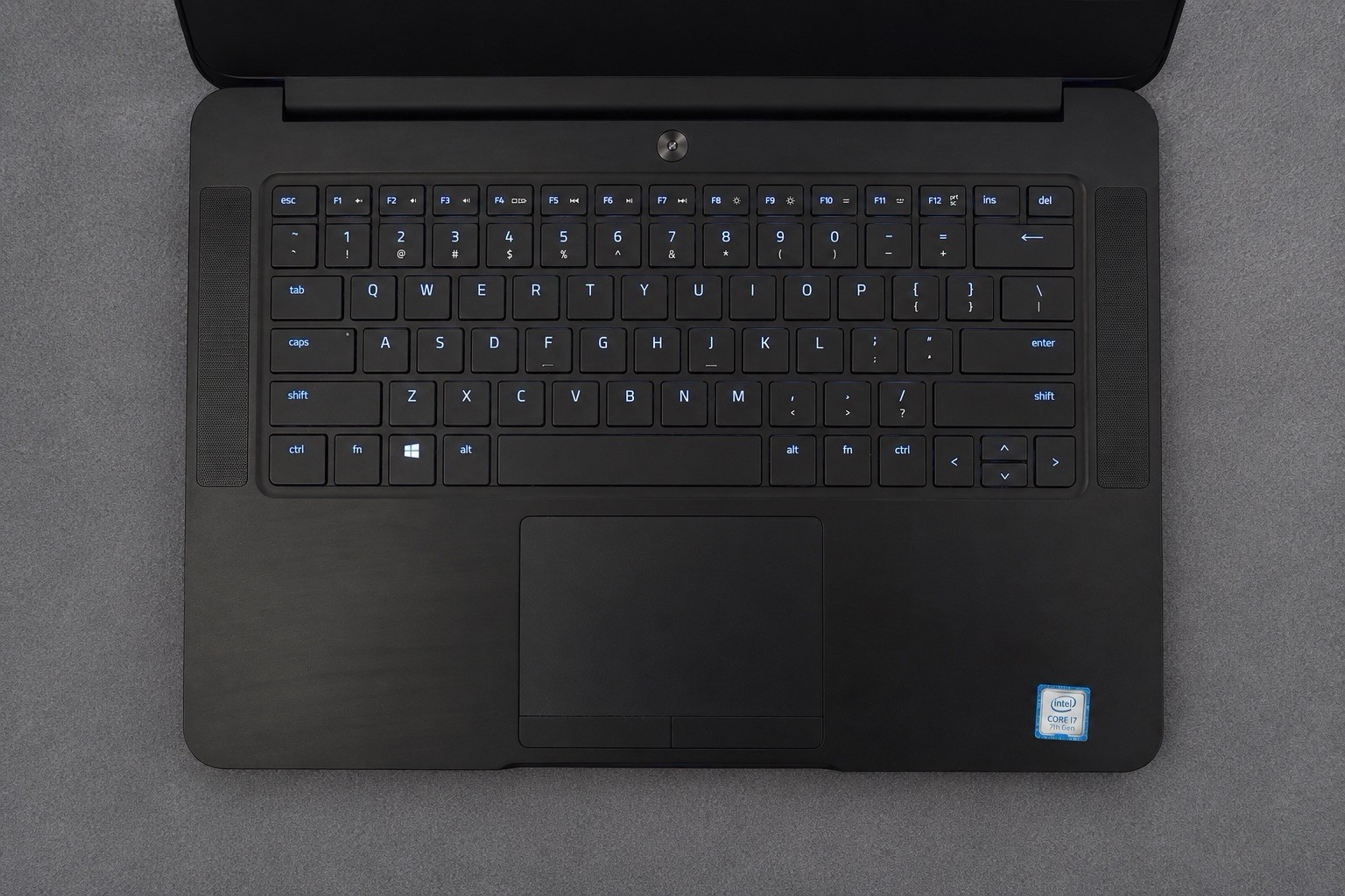 Razer Blade 14 Gaming Laptop i7-7700HQ GTX 1060 6gb 16GB 512GB SSD Win 11 60HRTZ