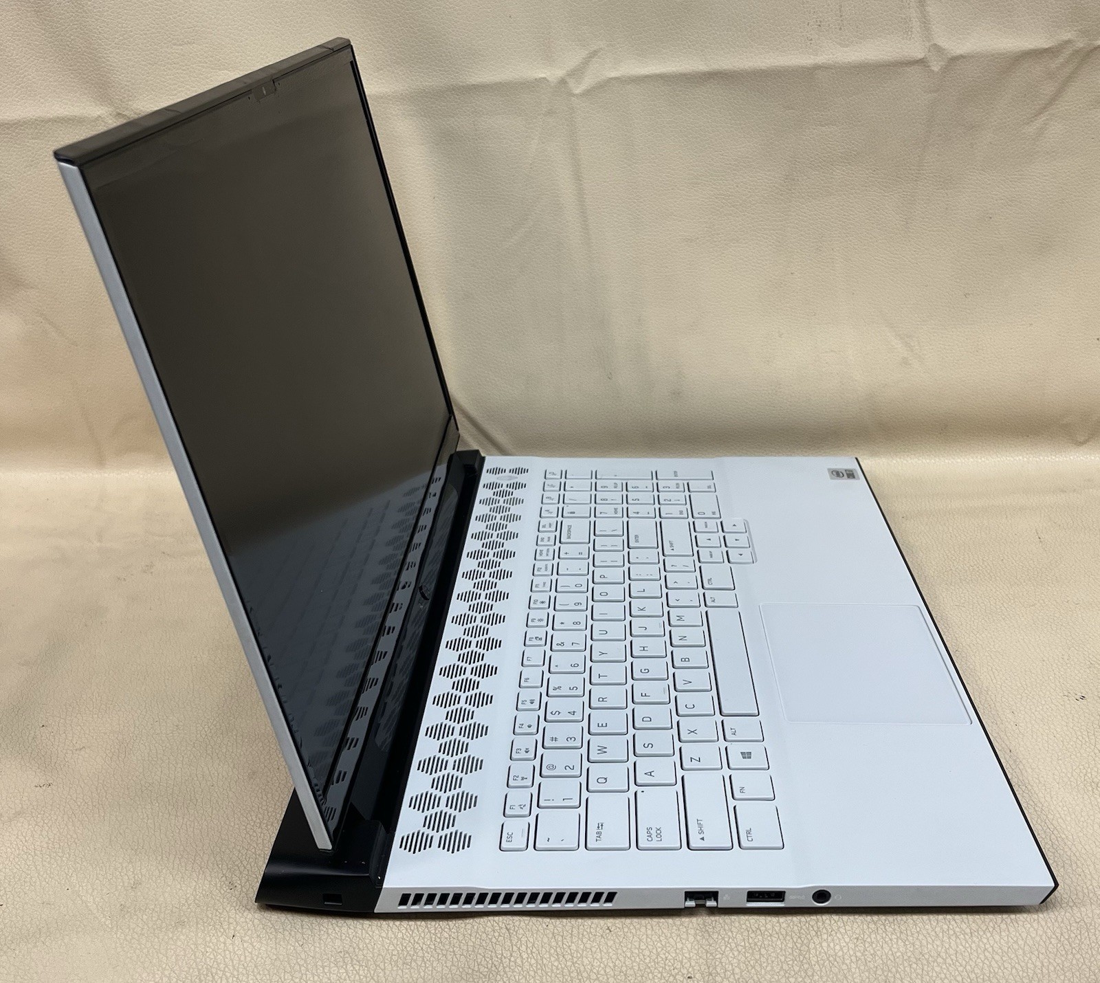 Dell Alienware M17 R3 17″ 4K I7-10875H 512GB SSD 32GB W11 GeForce RTX 2070 SUPER