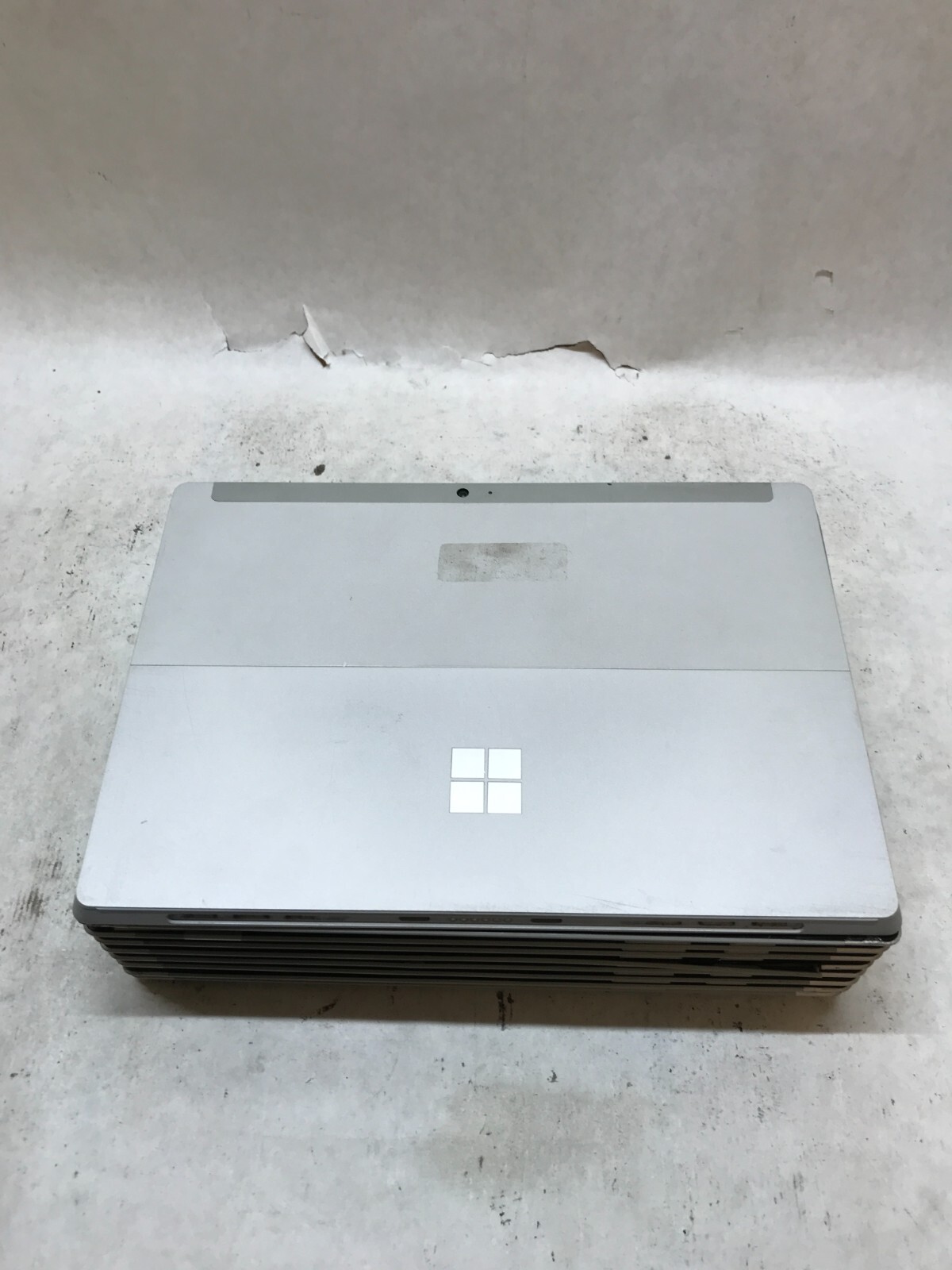 Lot of 9 Microsoft Surface 3 1645 12″ Intel Atom 4GB 128GB UNTESTED For Parts DW