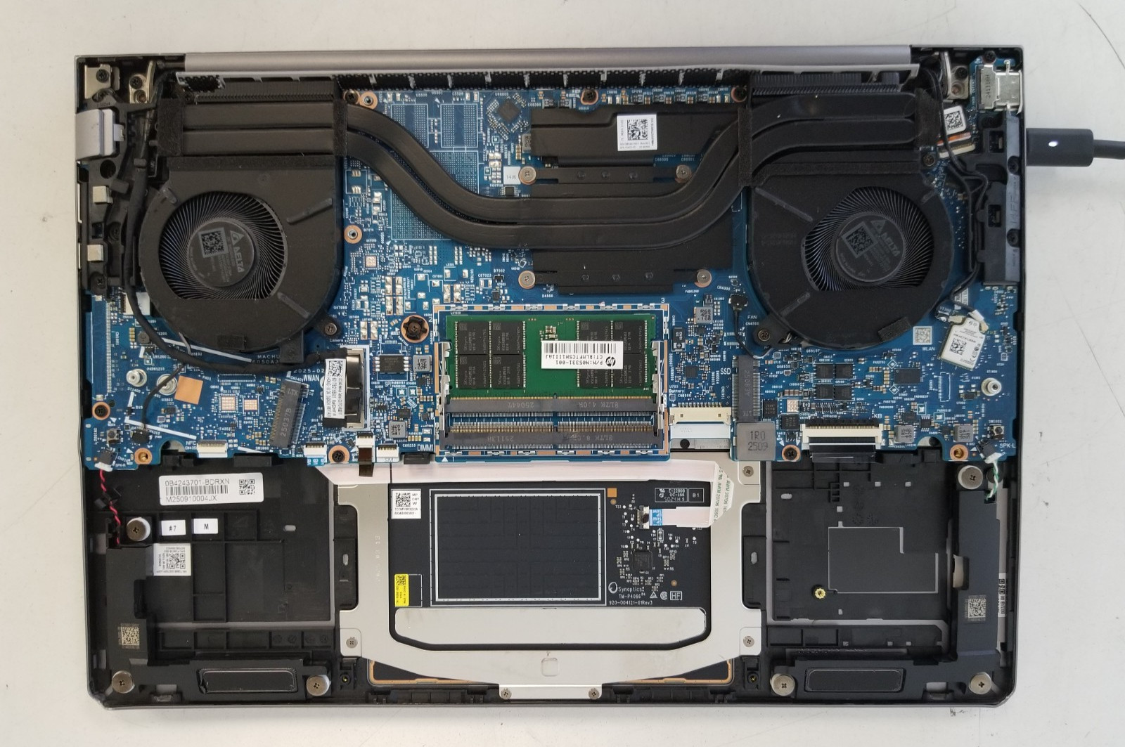 HP ZBook 8 G1i 14” Mobile Workstation Ultra 5 235H 32GB DDR5 NO SSD