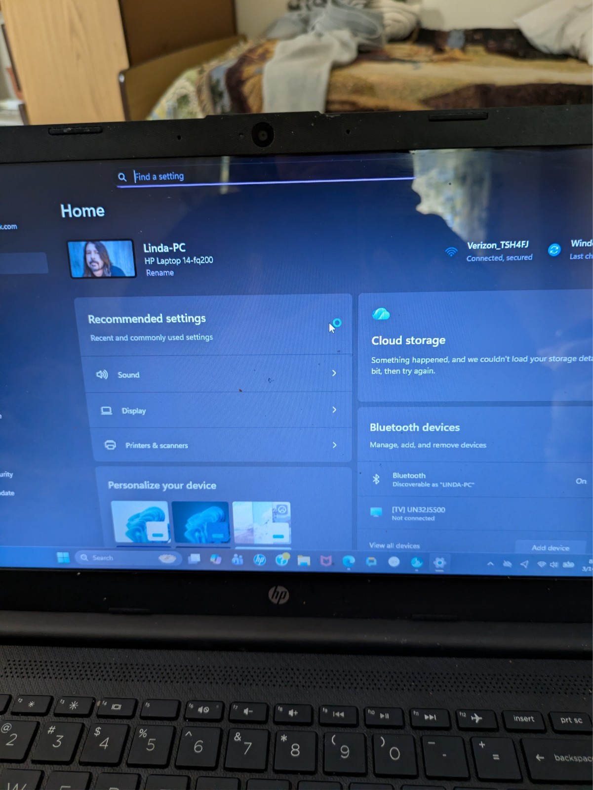 HP LAPTOP WITH WIRELESS REMOTE