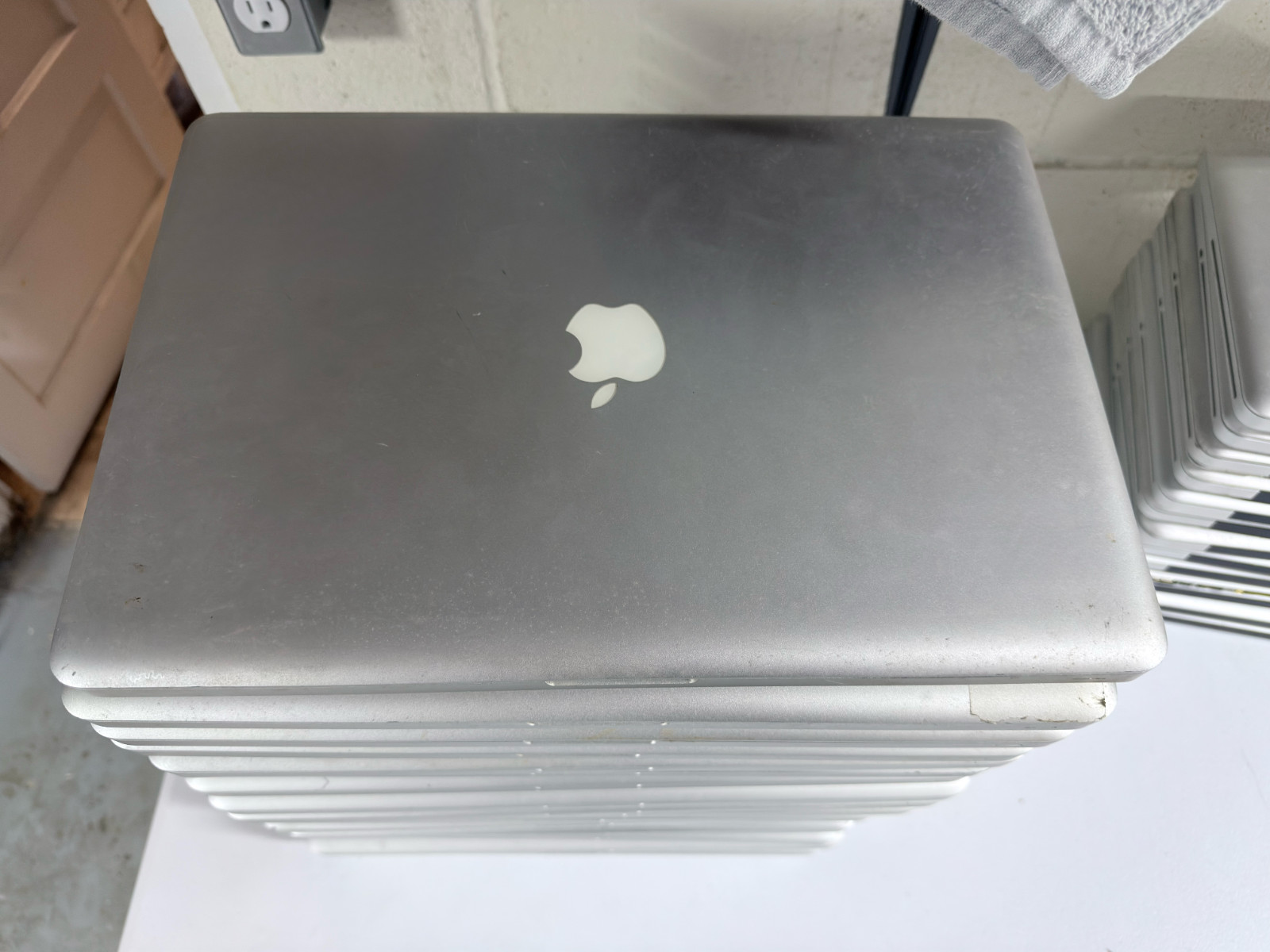 AS-IS Apple MacBook Pro A1286 15″ (Please Read, 2008-2011)