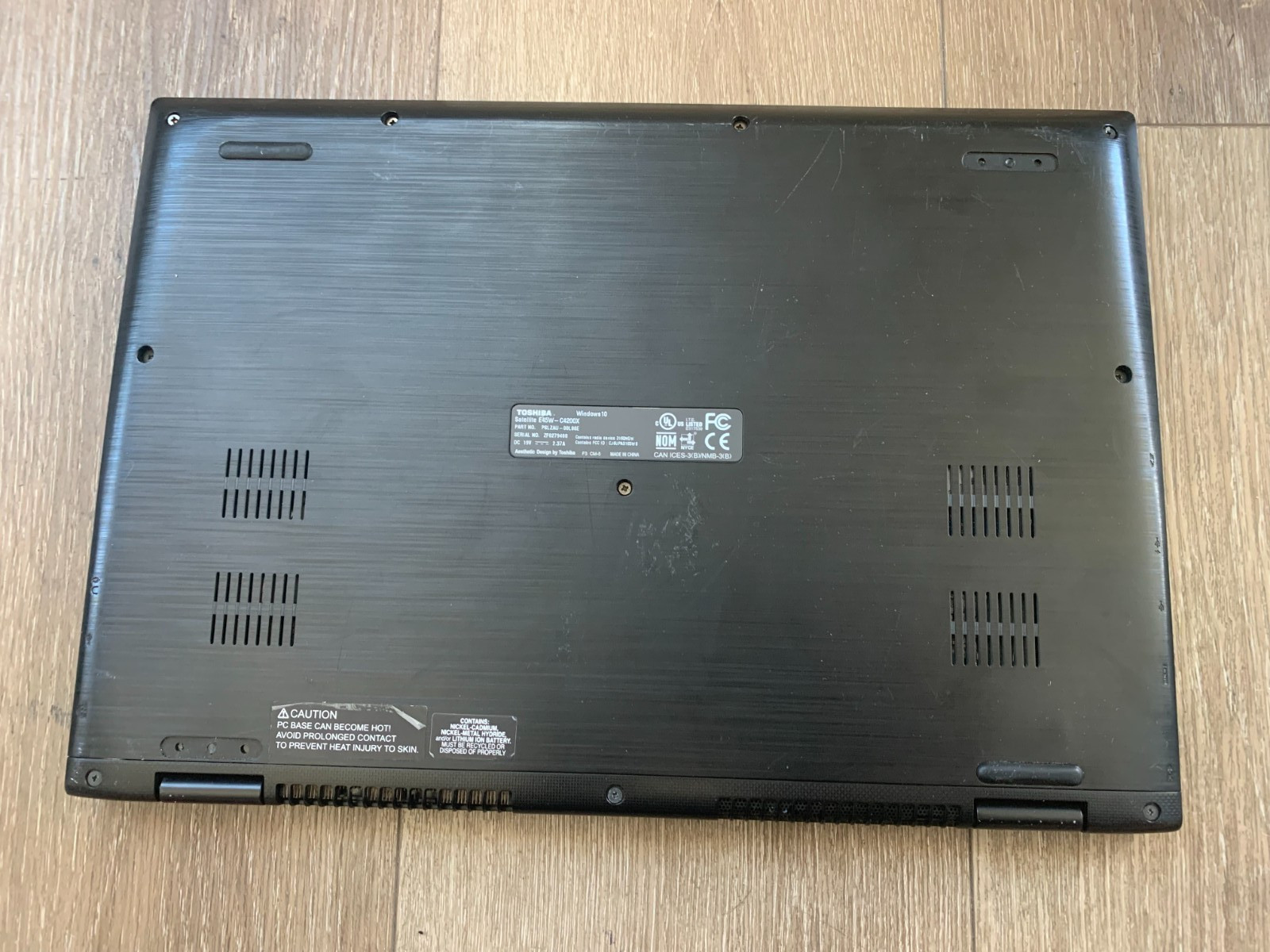 Toshiba Satellite E45W-C4200X 14″ Intel Core i3-5015U 2.1GHz 4GB RAM 500GB Win10