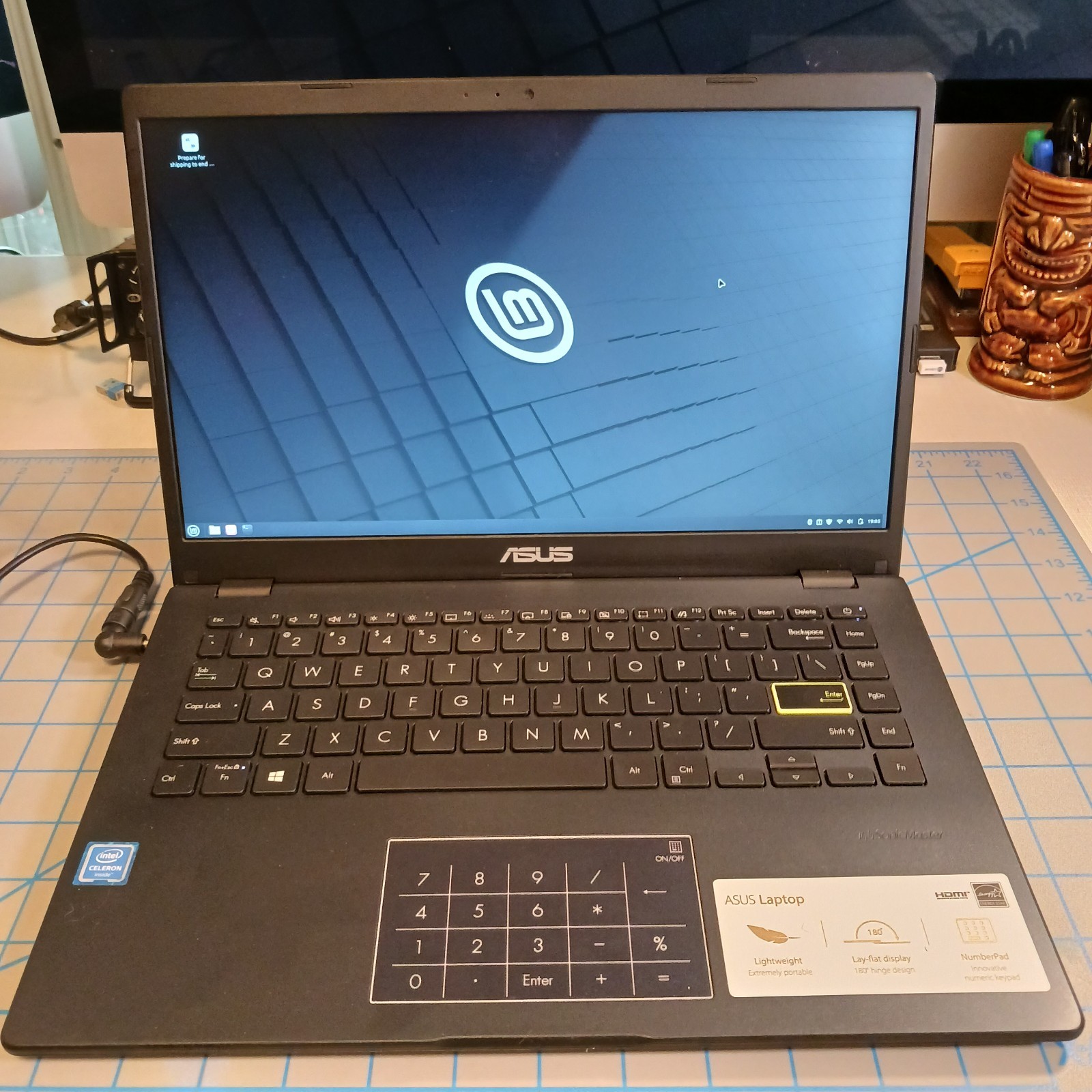 Asus L410m 180 Degree Laptop Celeron N4020 @ 1.10GHz 4g Ram 64g SSD Linux Mint
