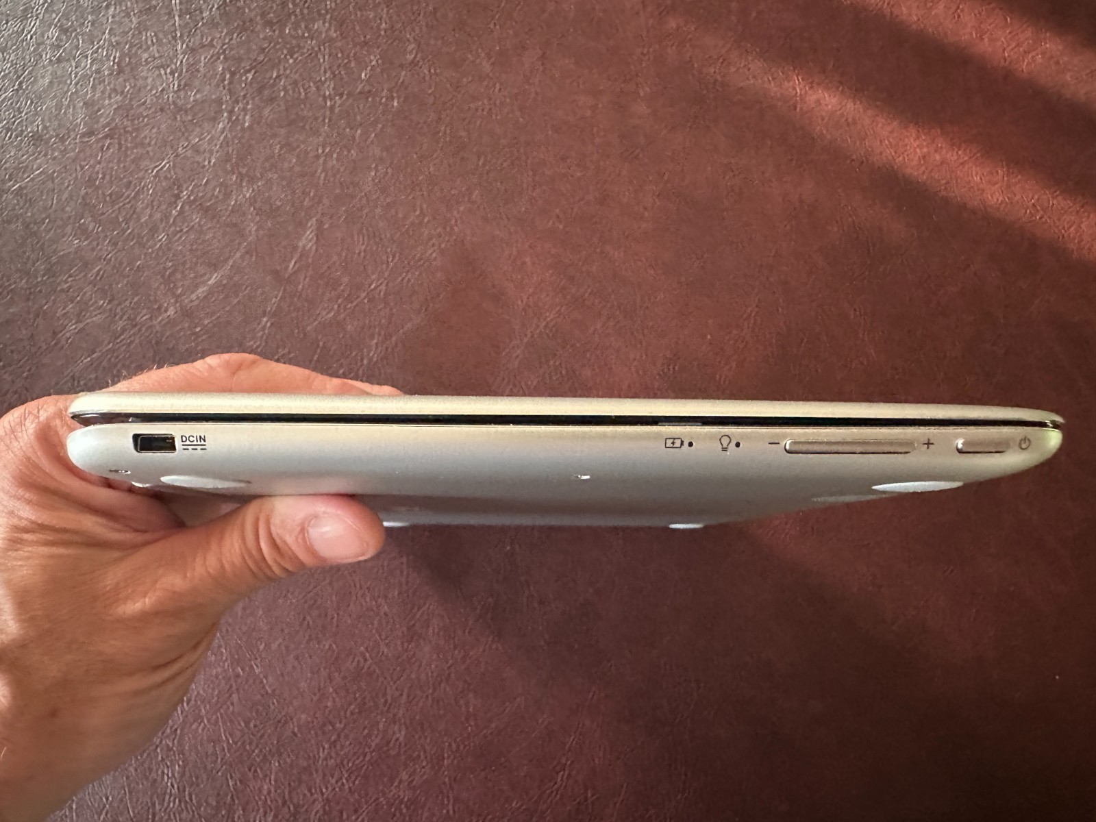 ASUS Chromebook Flip C100PA 10” Touch 1.8GHz 4GB 16GB w/ Charger – Excellent