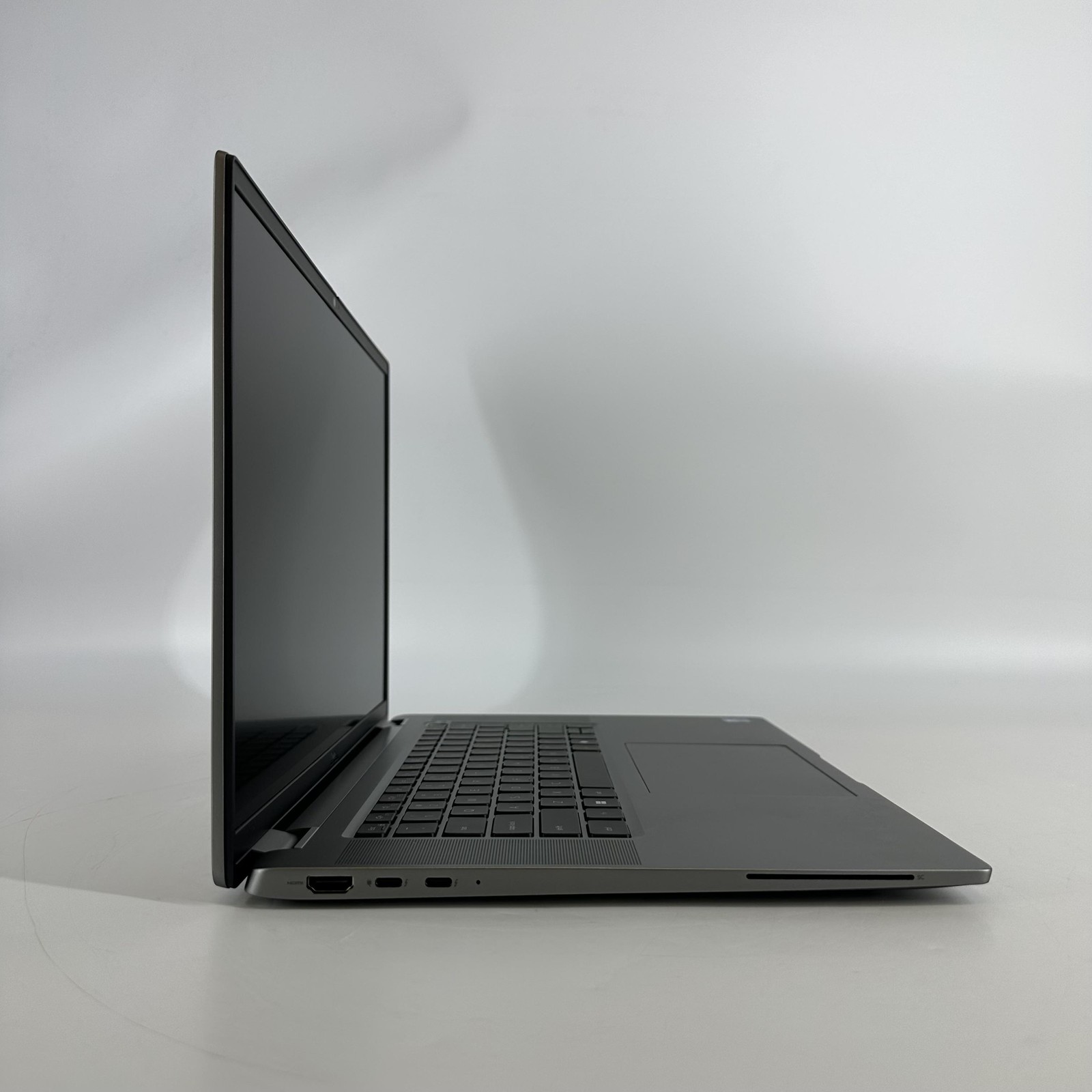 Dell Latitude 7650 16 Gray FHD+ 2.1 GHz Ultra 5 135U 16GB 256GB SSD Excellent