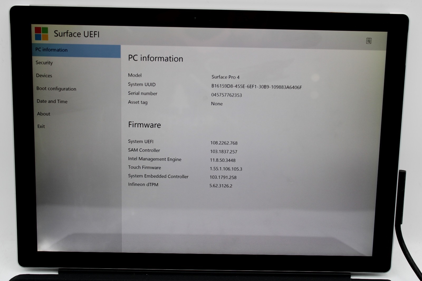 Microsoft Surface Pro 4 1724 @ 2.4 GHz i5-6300U 4GB RAM 128GB SSD No OS