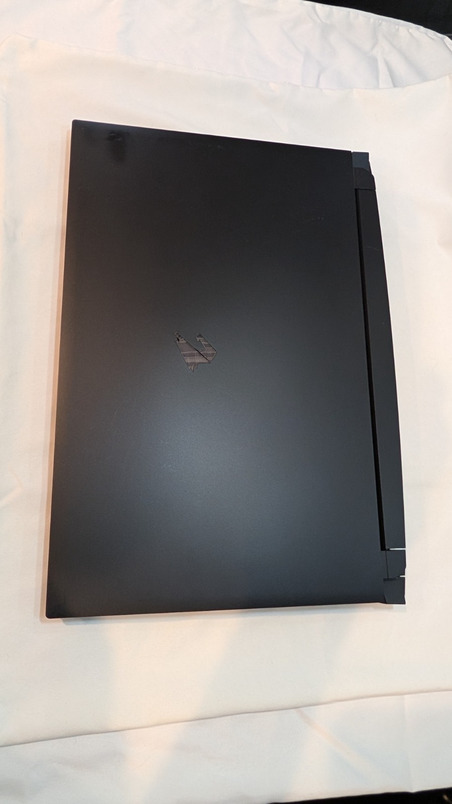 GIGABYTE AORUS 15P YD 15.6″ 300Hz Gaming Laptop RTX 3080 i7-11800H 32GB 3TB SSD