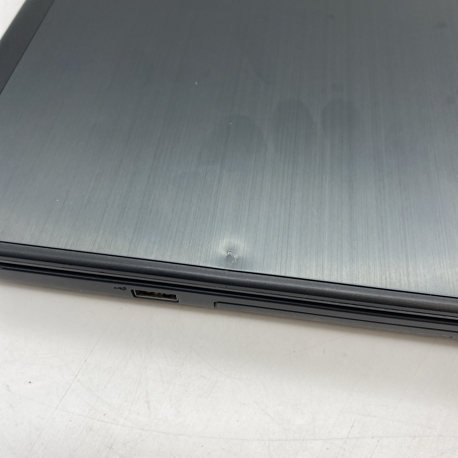 Dell Latitude 3540 15″ Laptop Intel Core i3-4th, 8GB Ram, No Drive, No OS (Q4)