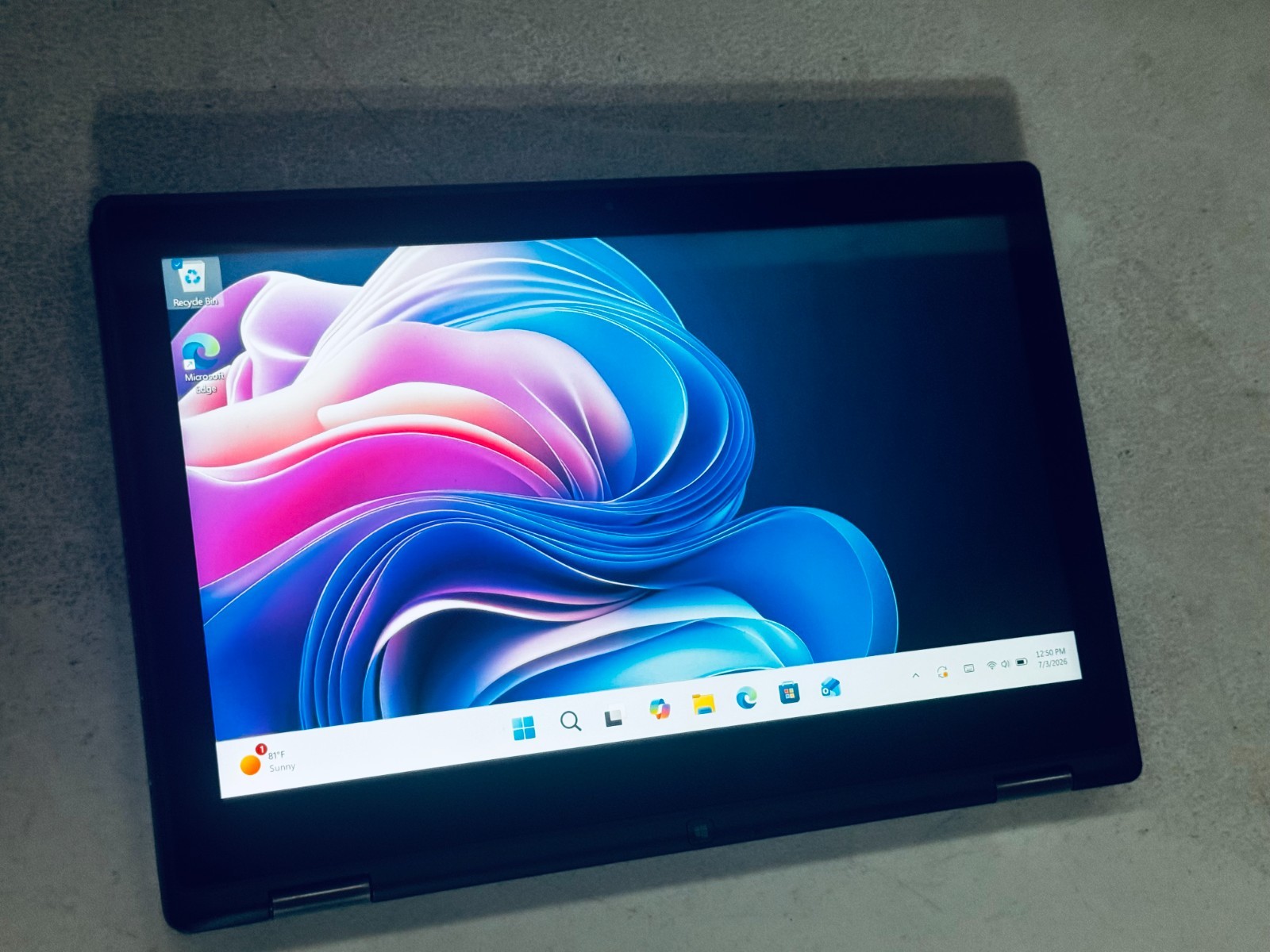 Dell Inspiron 2-in 1 Touch Laptop-Intel i5 6200U-8GB RAM-256GB WIN 11-Excellent