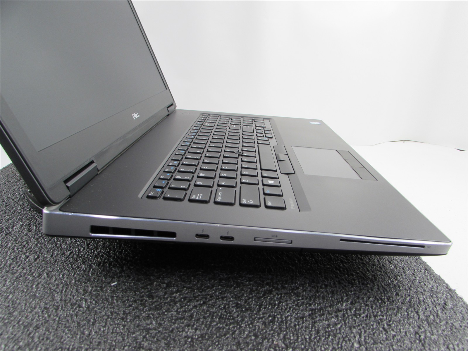DELL PRECISION 7740 17.3″ I7-9750H NO SSD 64GB RAM NVIDIA RTX 4000 NO O.S/BATT