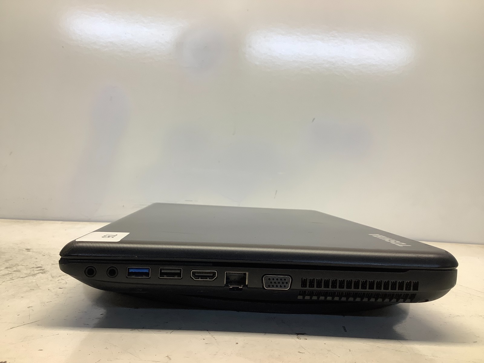 Toshiba Satellite C50-A Intel i5-3230M 2.6GHz 6 GB NO HDD – BAD SCREEN