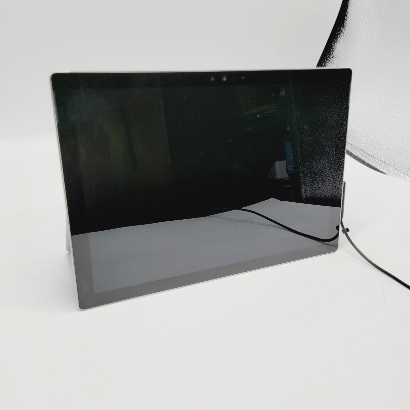 Microsoft Surface 1724 Core i5 6300U 2.4GHz 4GB RAM 128GB SSD 14″ FOR PARTS