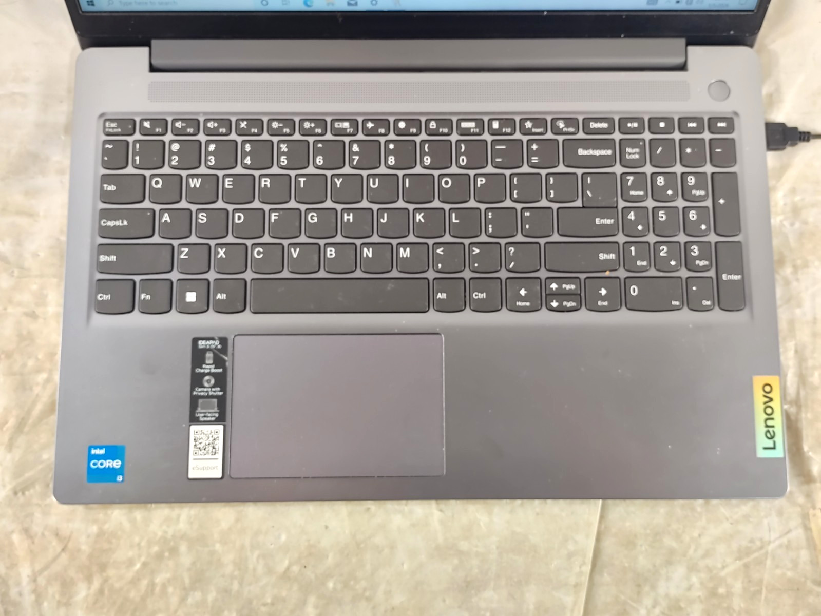 Lenovo IdeaPad Slim 3 15IAN8 i3-N305 8GB RAM 256 GB HDD – SILVER
