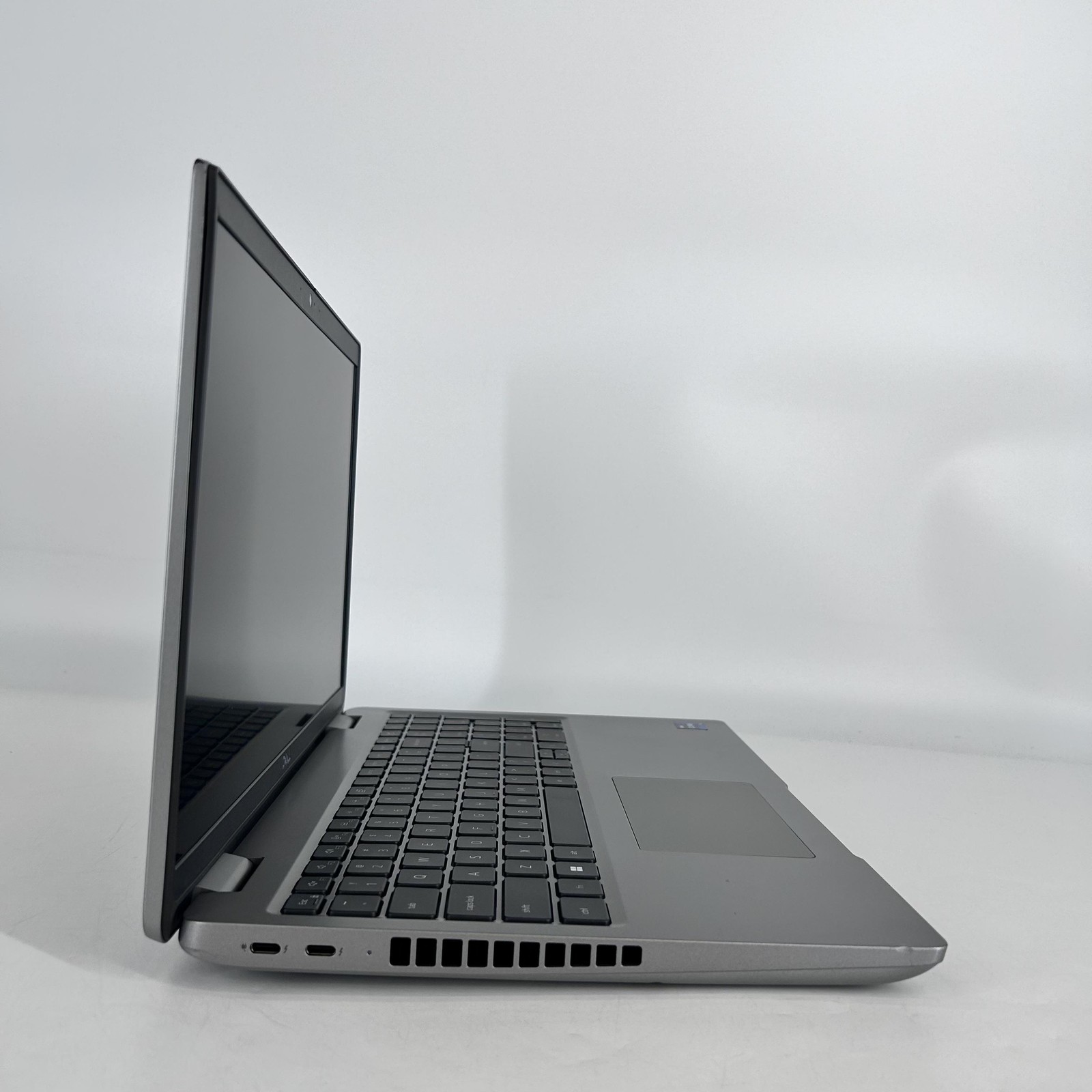 Dell Precision 3581 15.6 FHD 2.6 GHz i9-13900H 16GB 1TB SSD RTX 2000 Ada Good