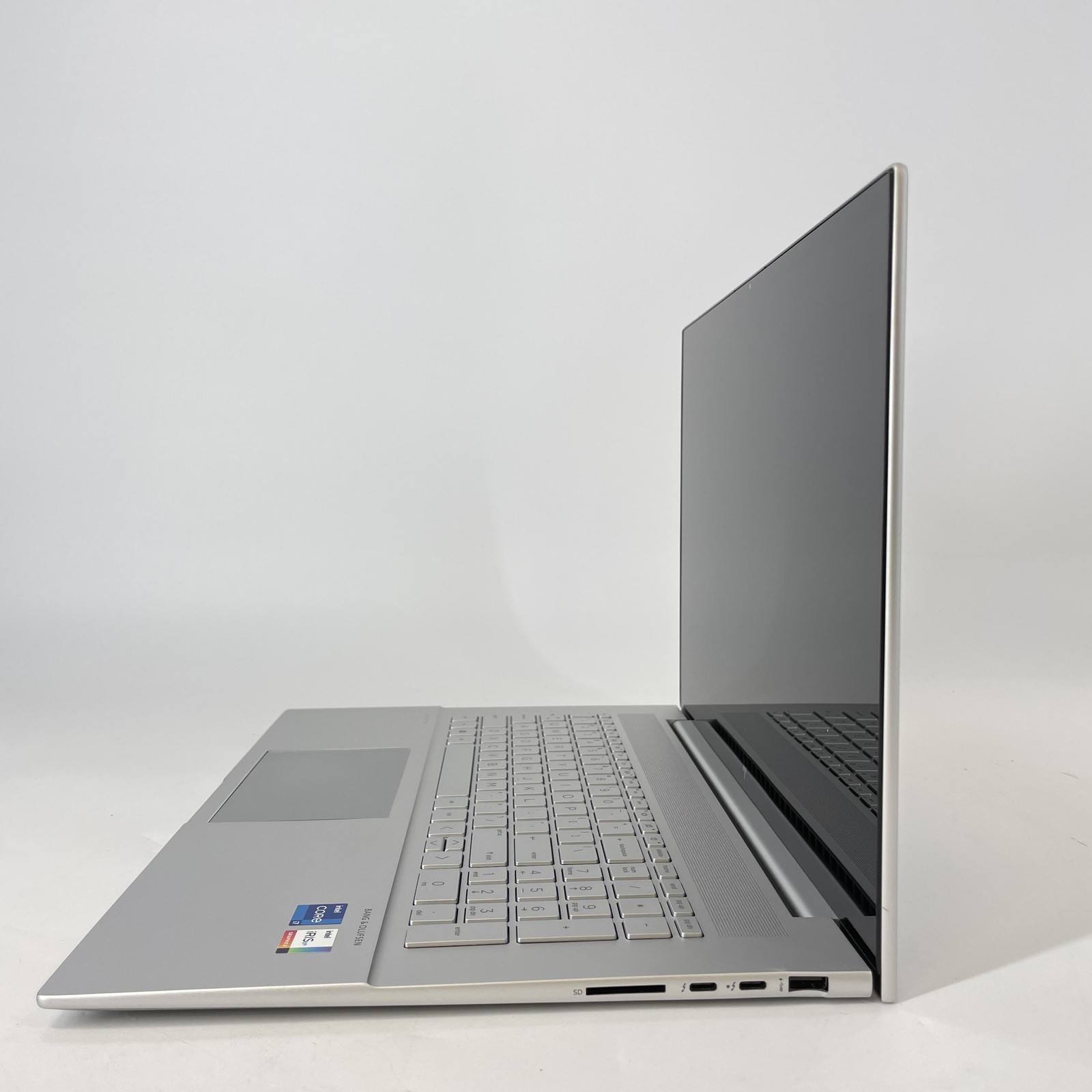HP Envy 17 Silver FHD TOUCH 2.1 GHz i7-1260P 12GB 512GB SSD Good