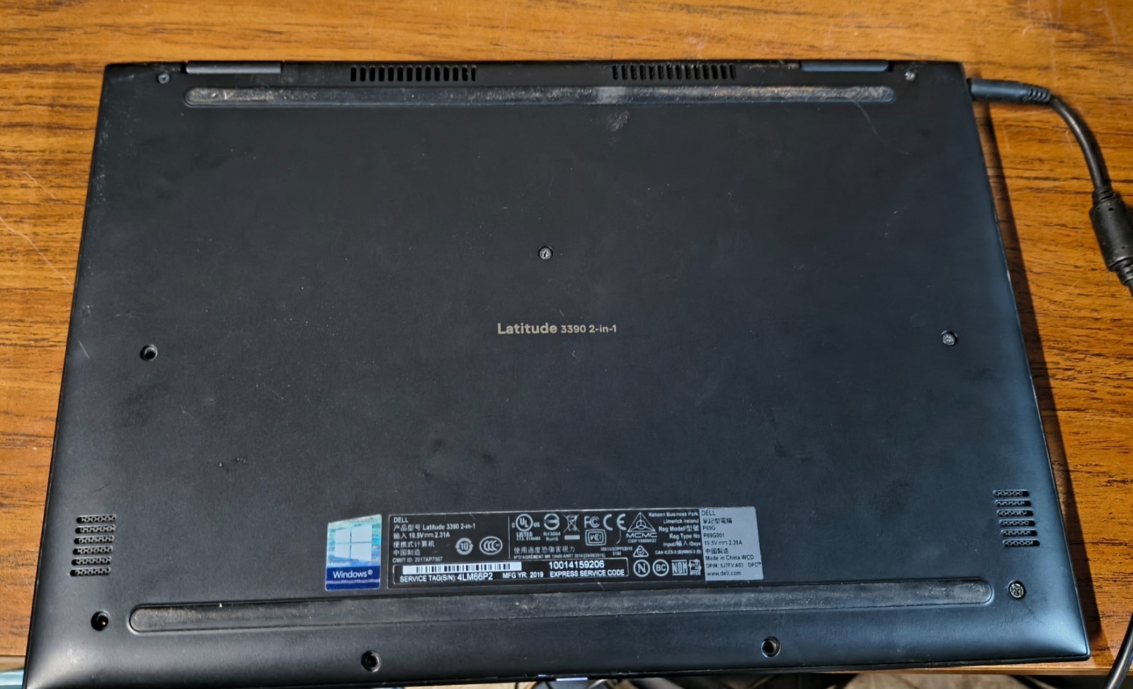 Dell Latitude 3390 2-in-1 (Windows 11 / Core i5-8250U / 8GB / SSD) – Windows 11