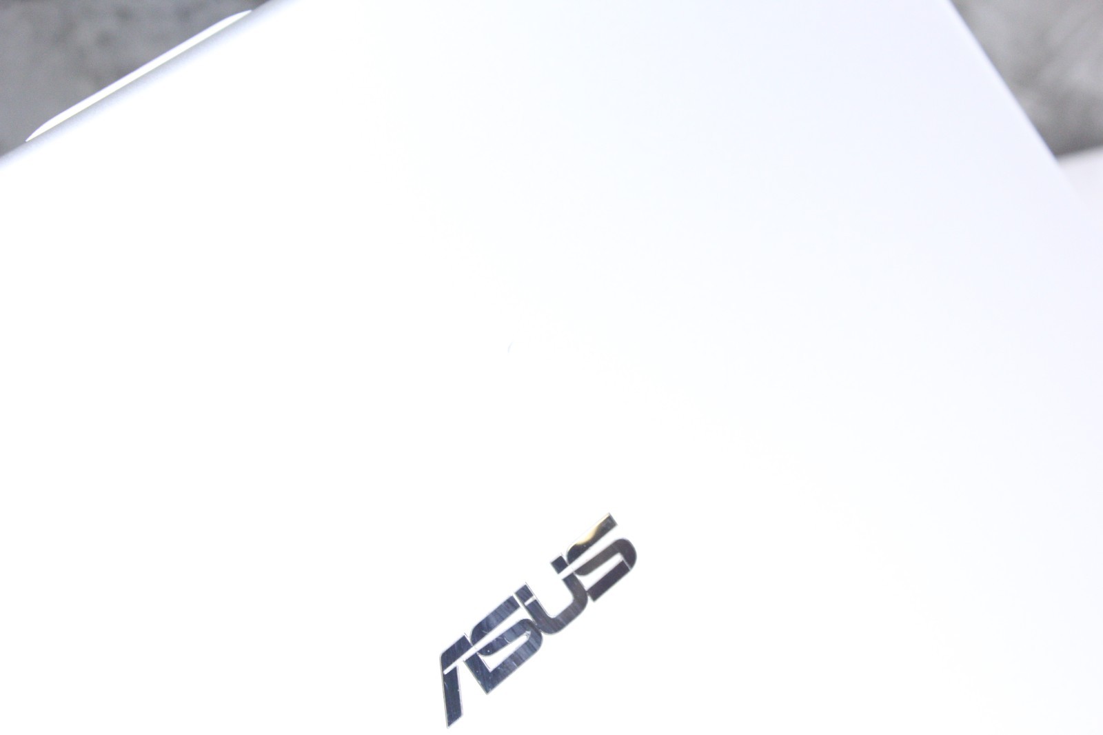 Asus Q505U | Grade C, Read | i5-8250U, 12GB Ram, 256GB NVMe, Touch, Win11Pro